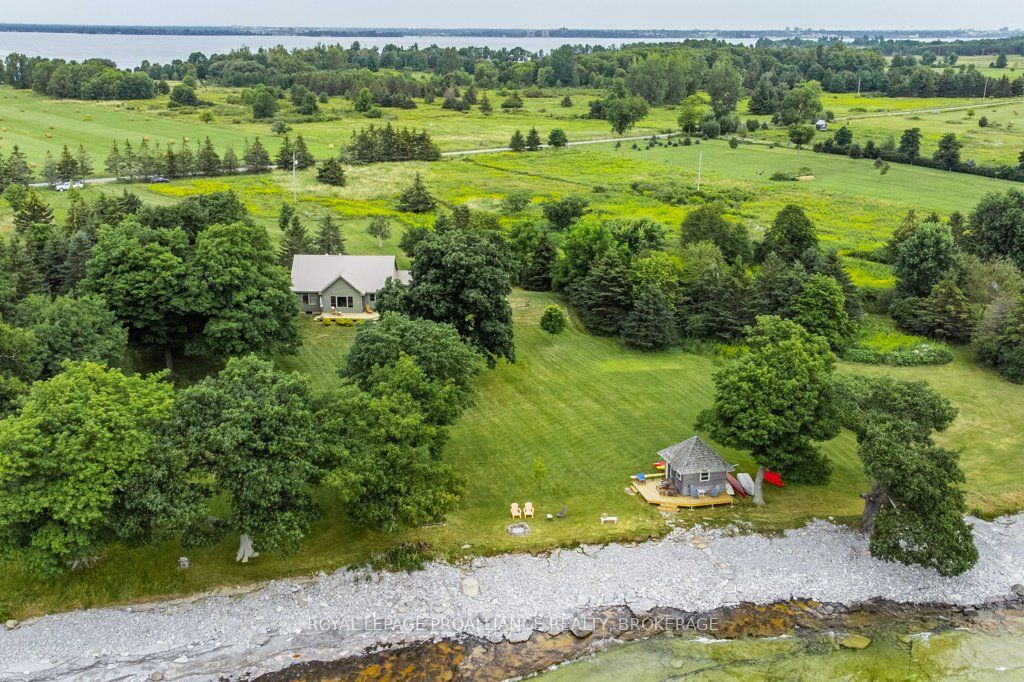 395 Nine Mile Point Road Property Photo 1
