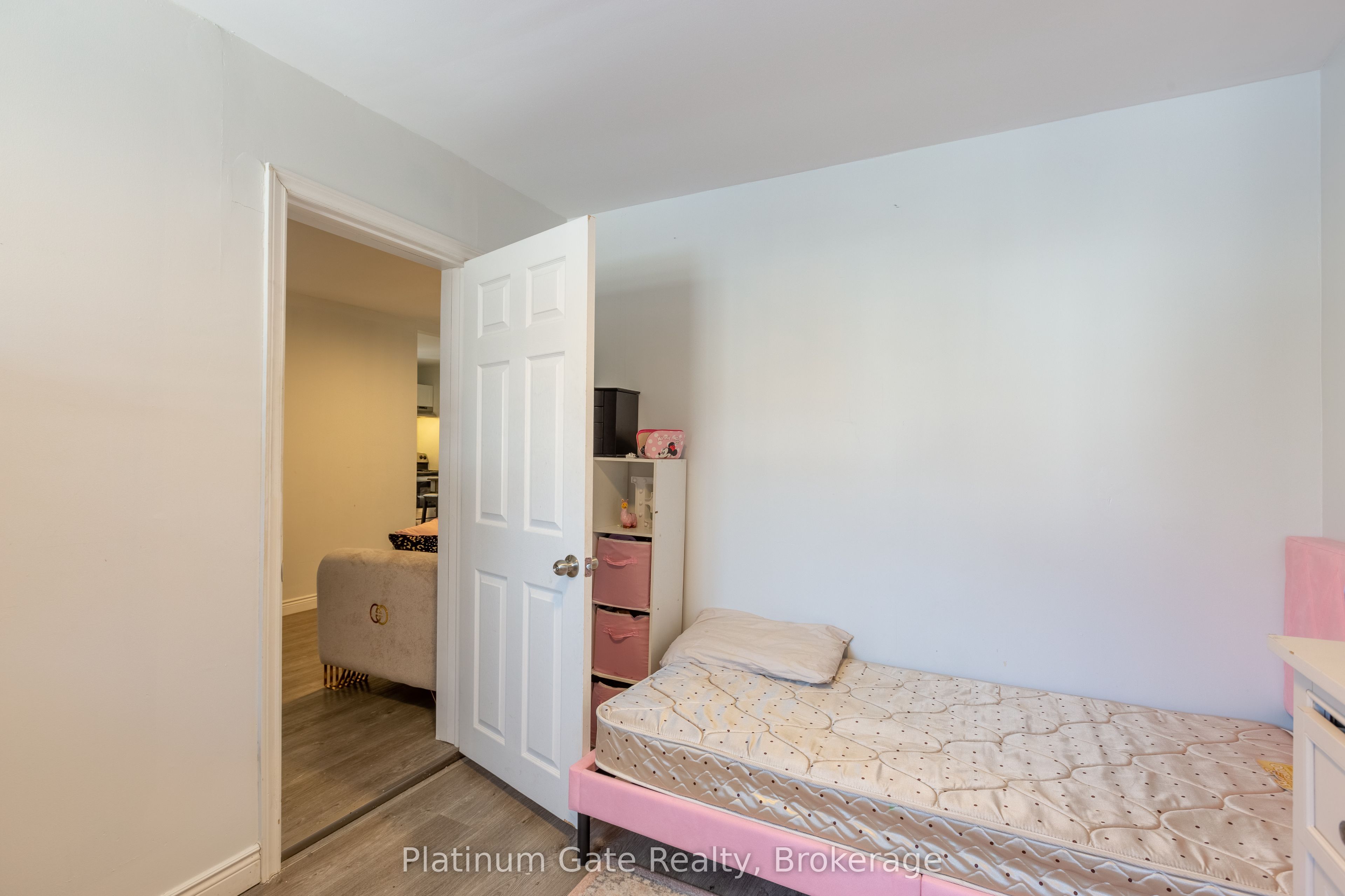 1036-40 Gladstone Avenue Property Photo 18