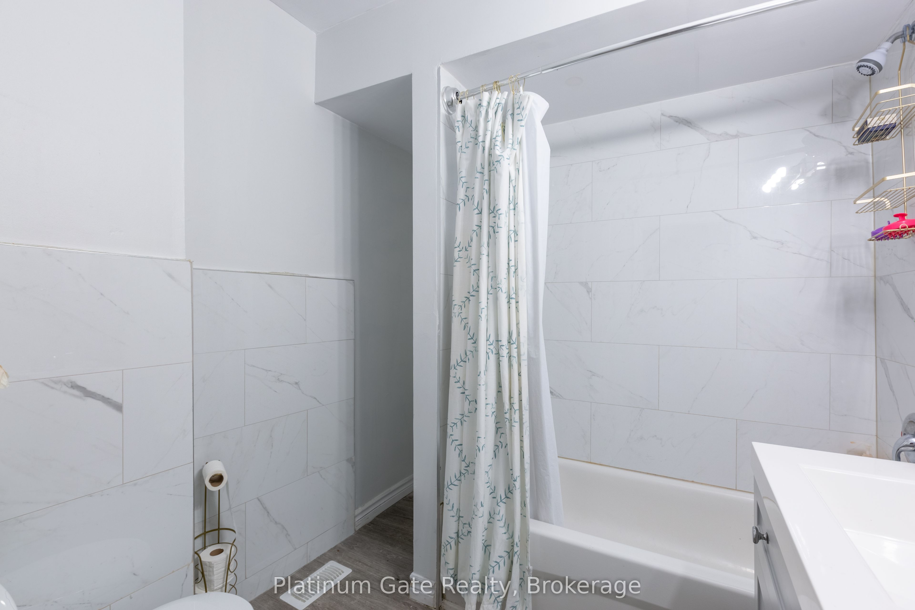 1036-40 Gladstone Avenue Property Photo 23