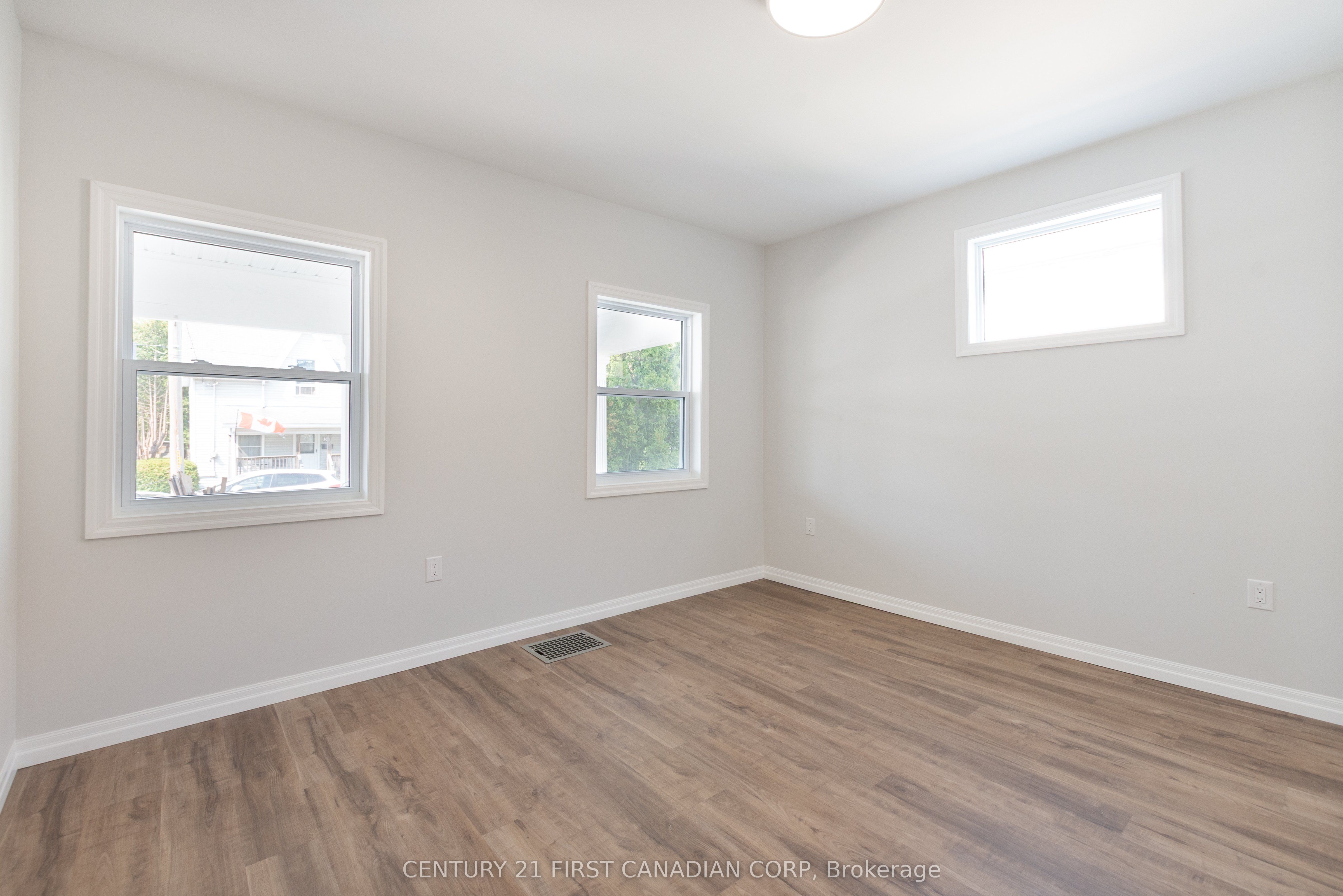 35 Inkerman Street Main Property Photo 7