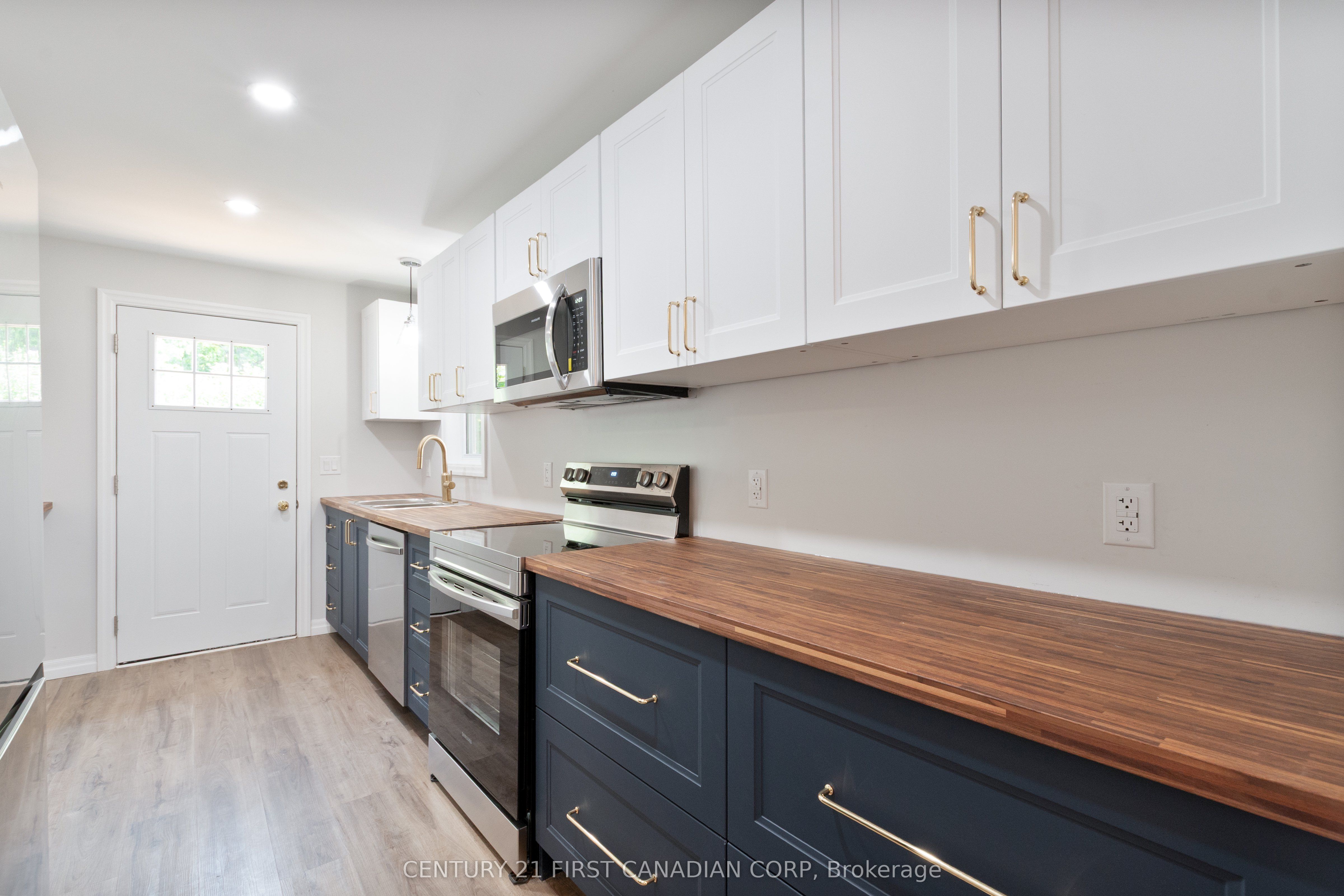 35 Inkerman Street Main Property Photo 12