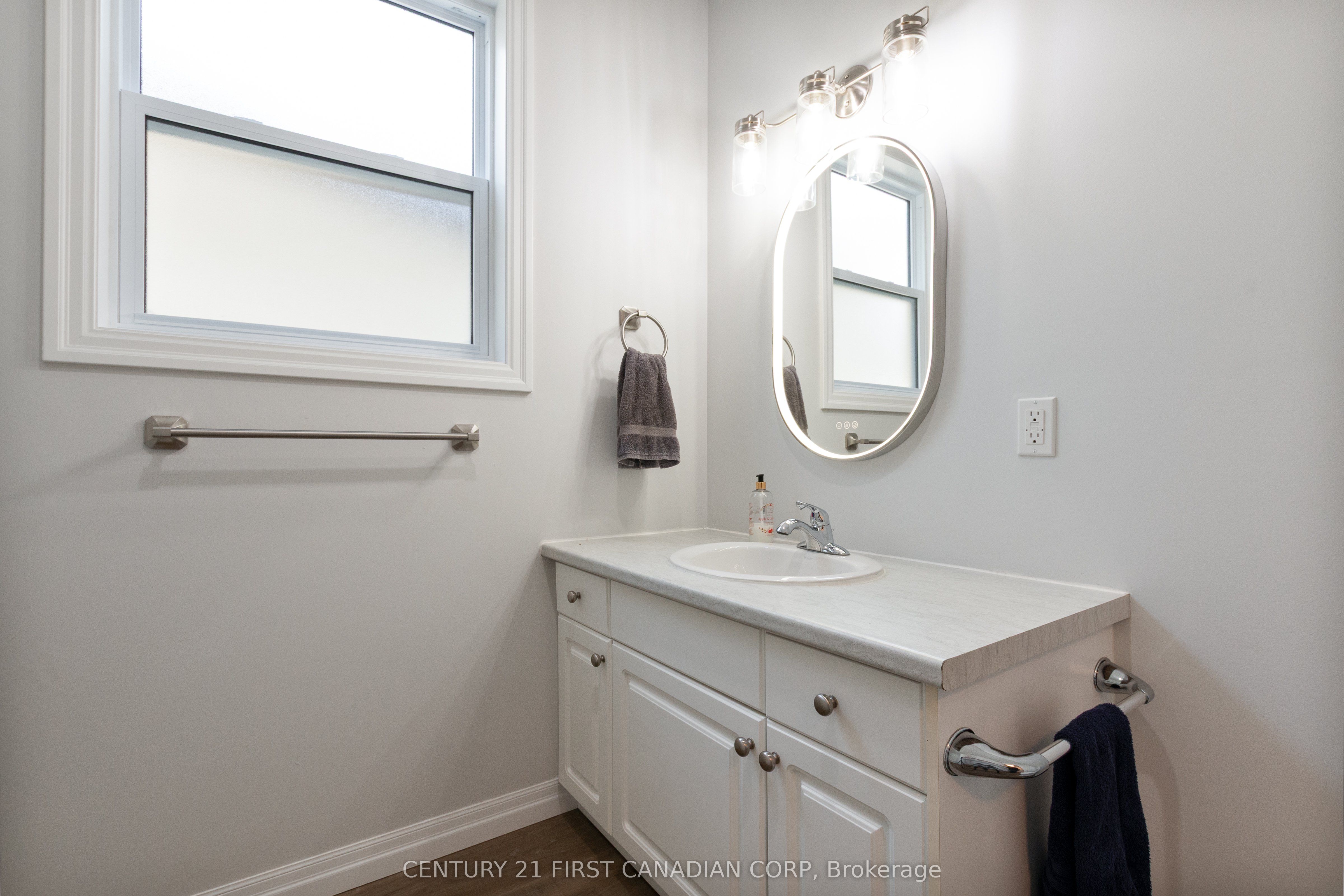 35 Inkerman Street Main Property Photo 18