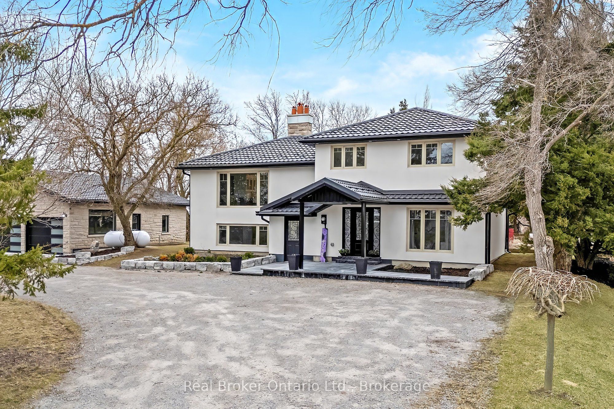5938 Trafalgar Road Property Photo 1