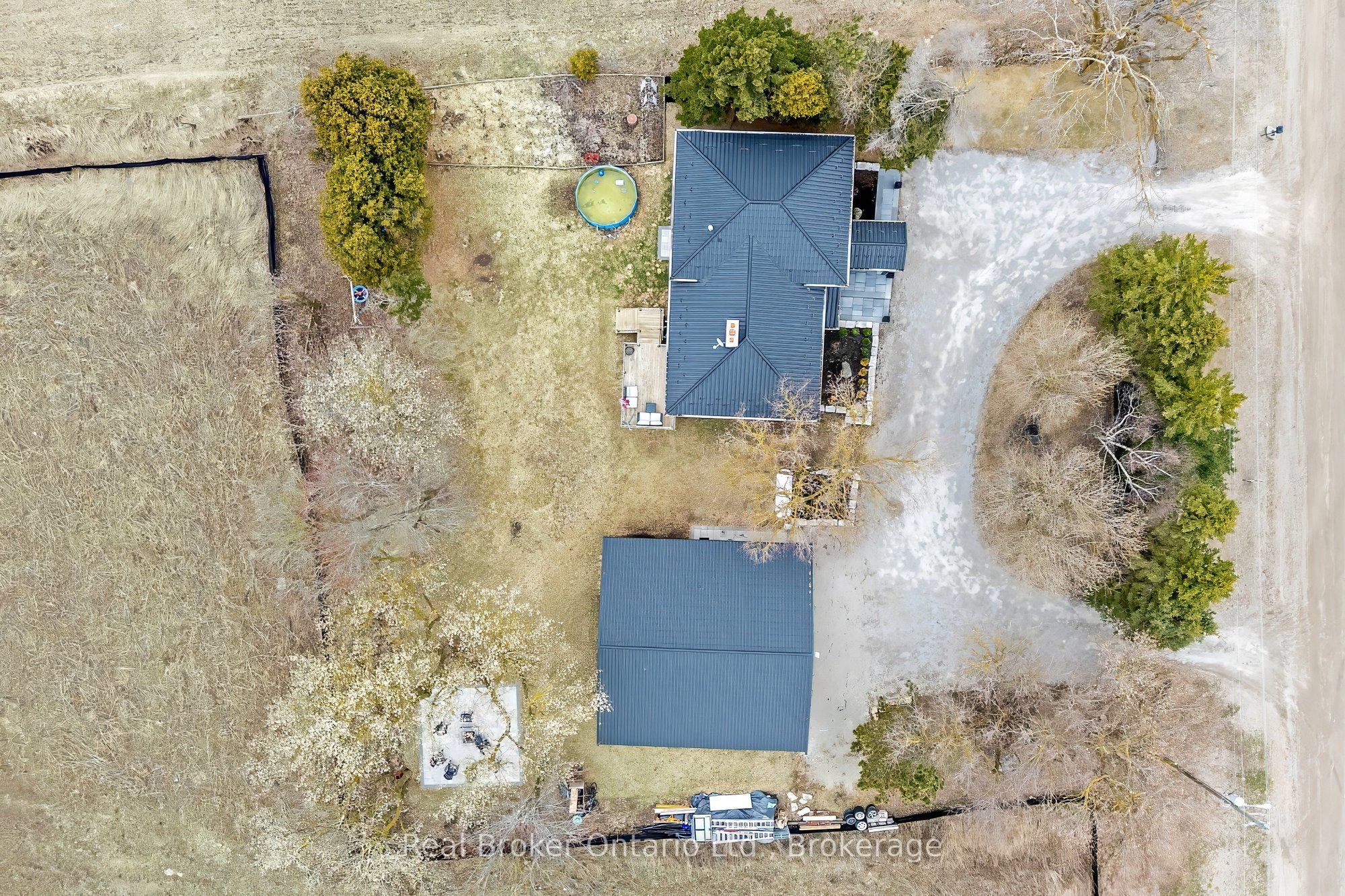 5938 Trafalgar Road Property Photo 2