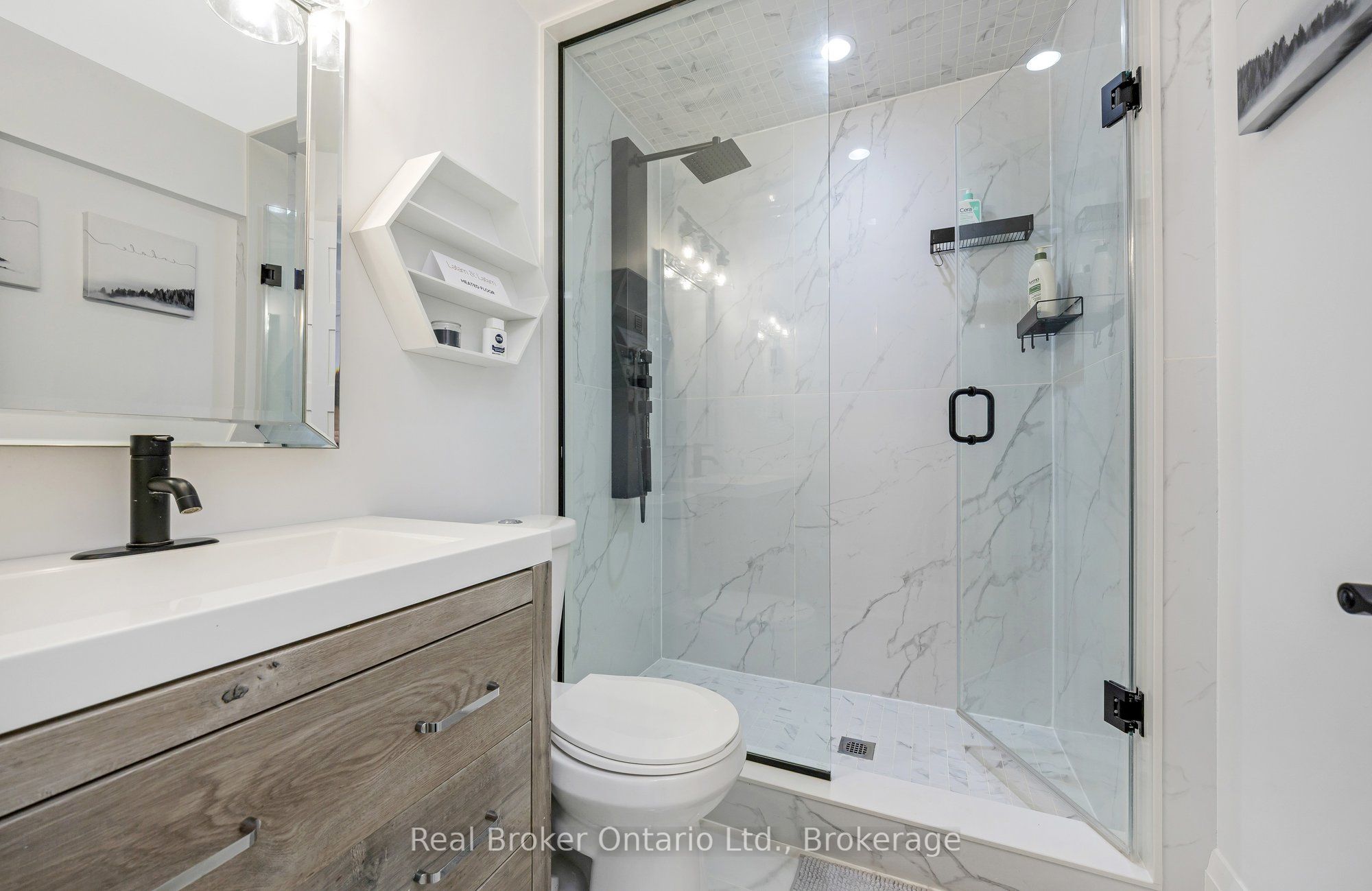5938 Trafalgar Road Property Photo 11
