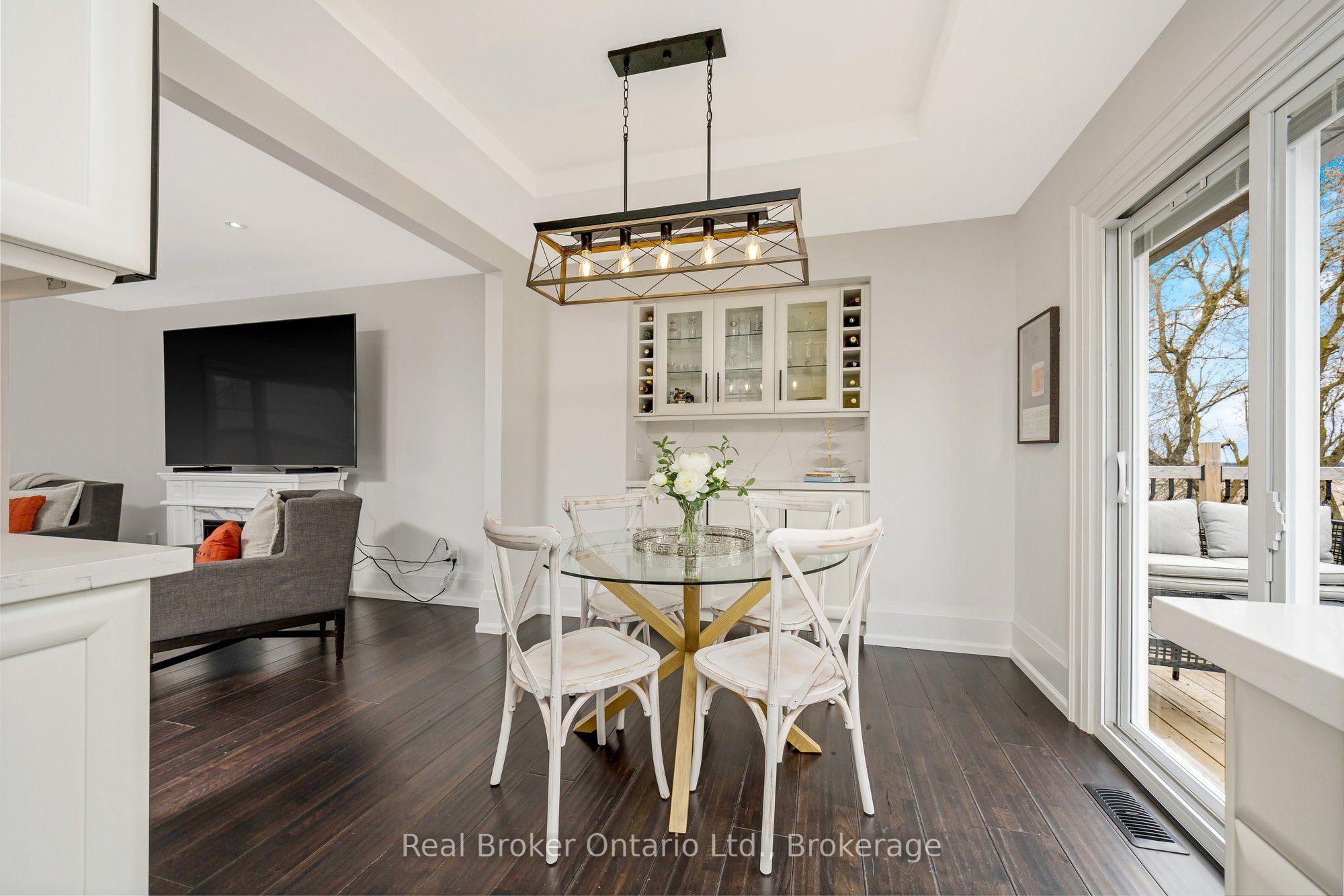 5938 Trafalgar Road Property Photo 18