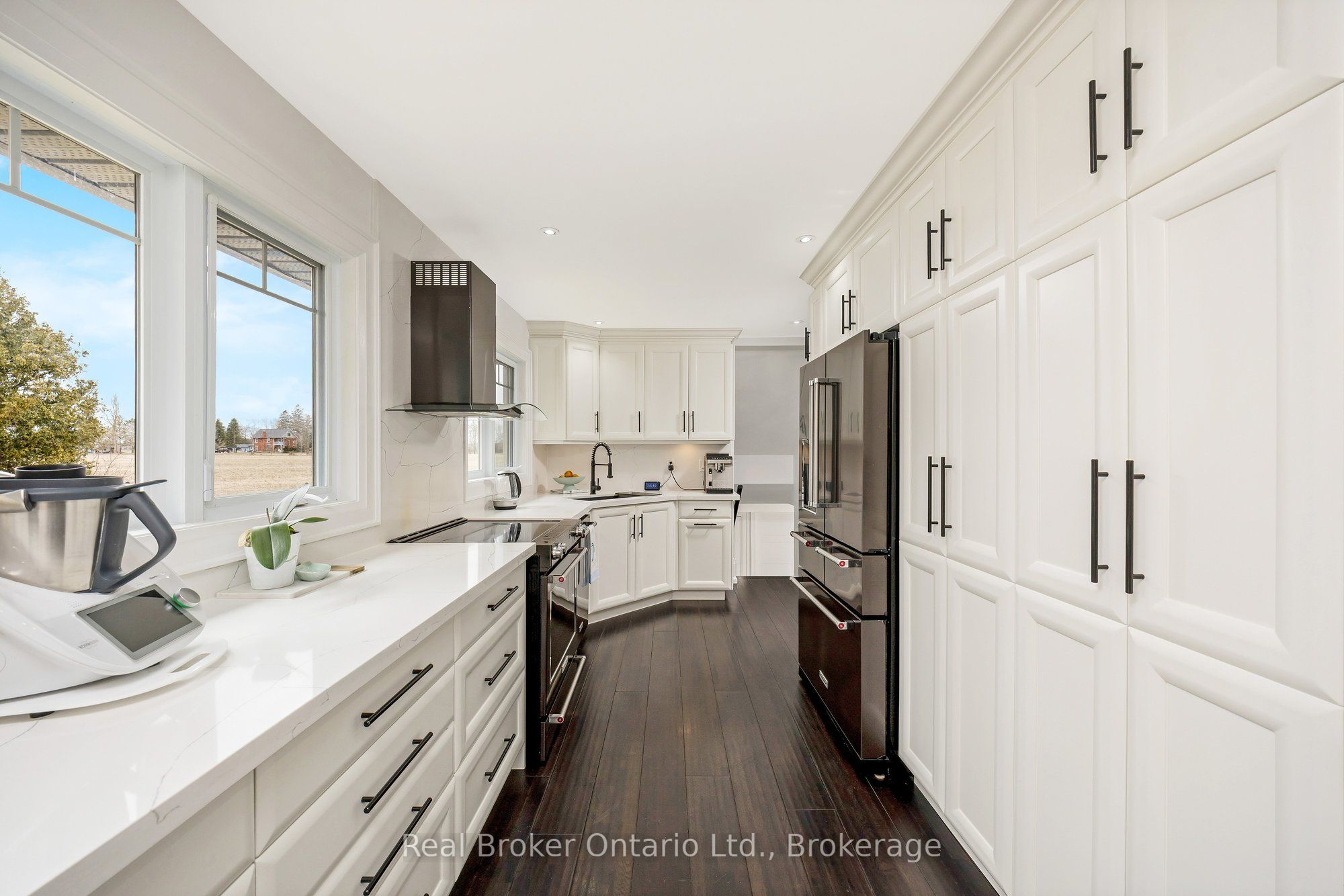5938 Trafalgar Road Property Photo 21