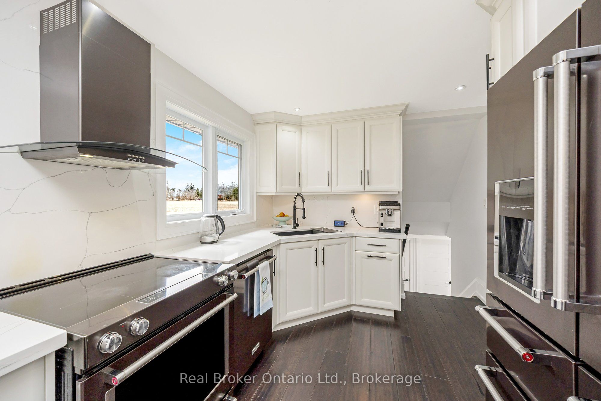 5938 Trafalgar Road Property Photo 22