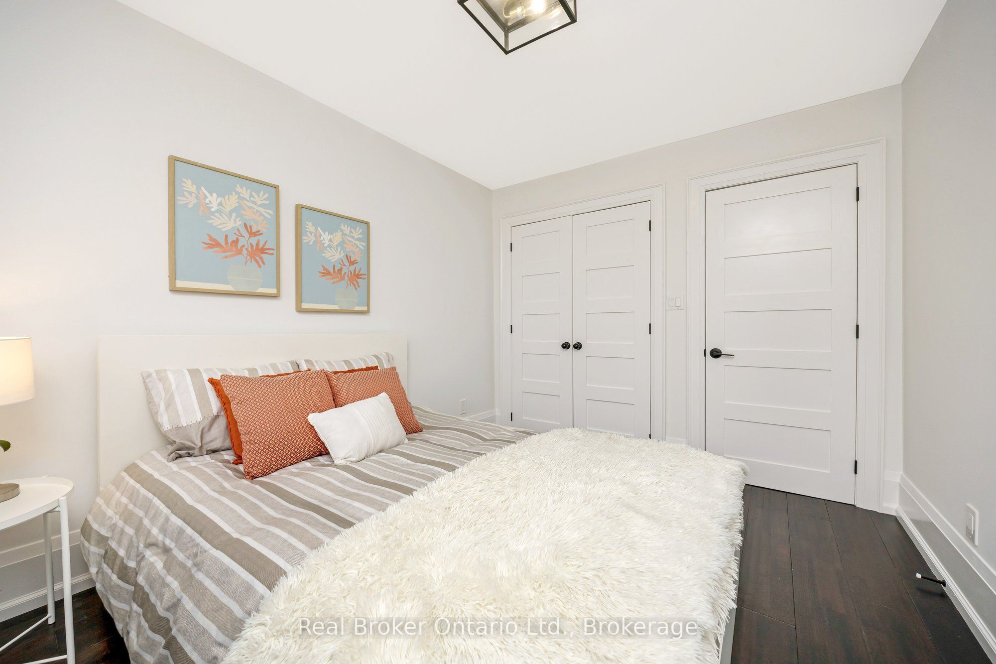 5938 Trafalgar Road Property Photo 27