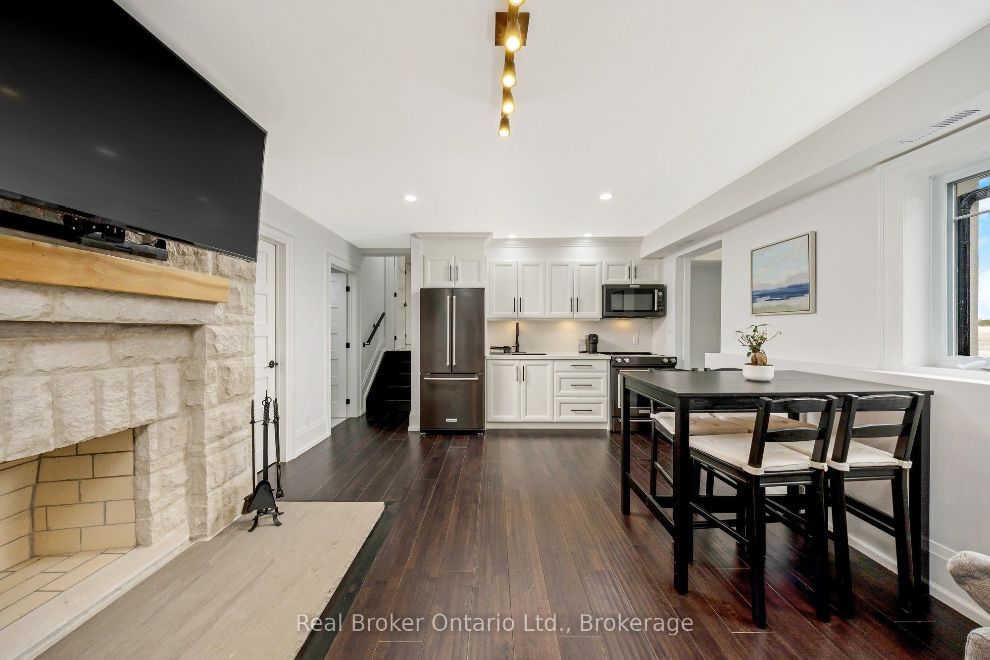 5938 Trafalgar Road Property Photo 36