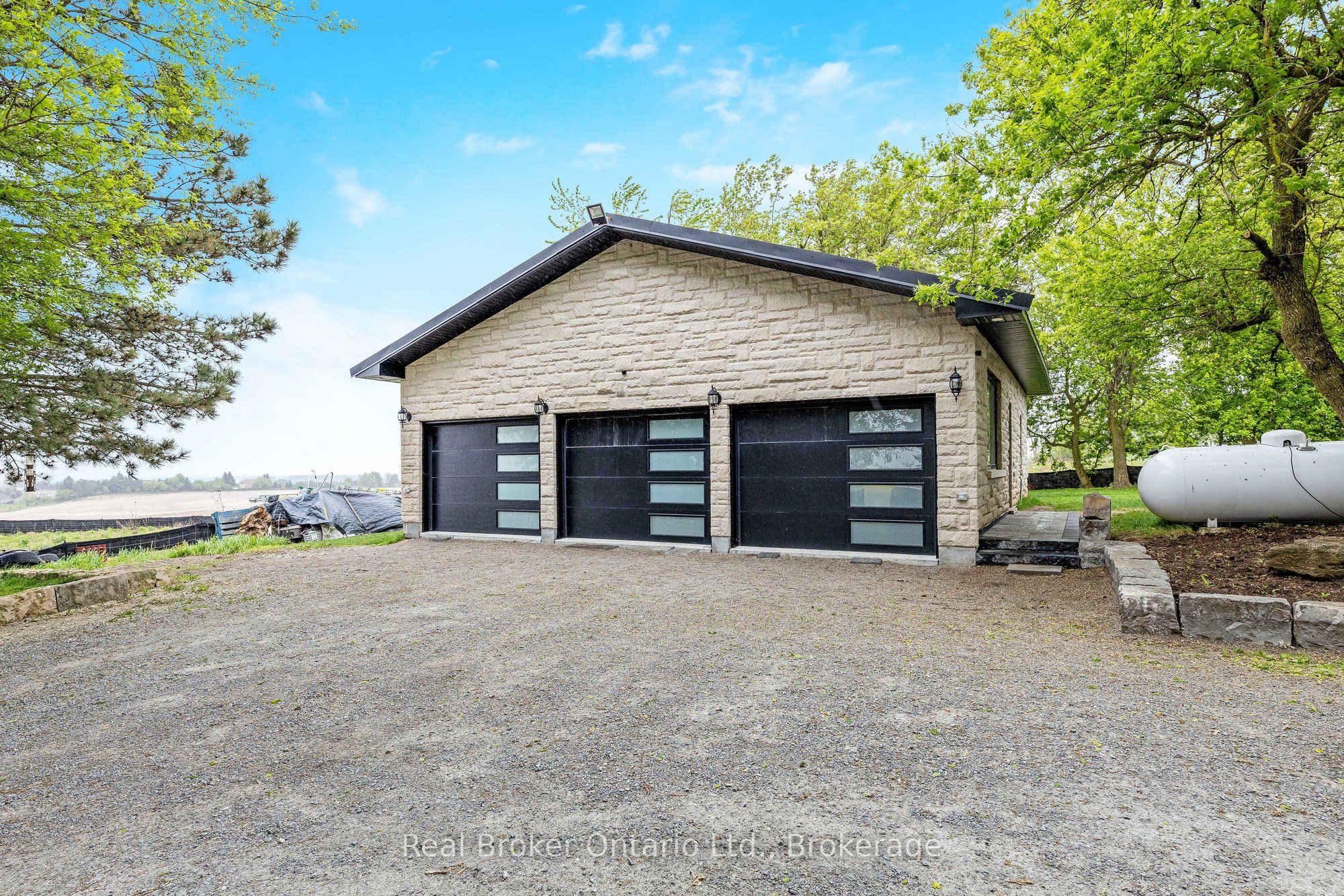 5938 Trafalgar Road Property Photo 39