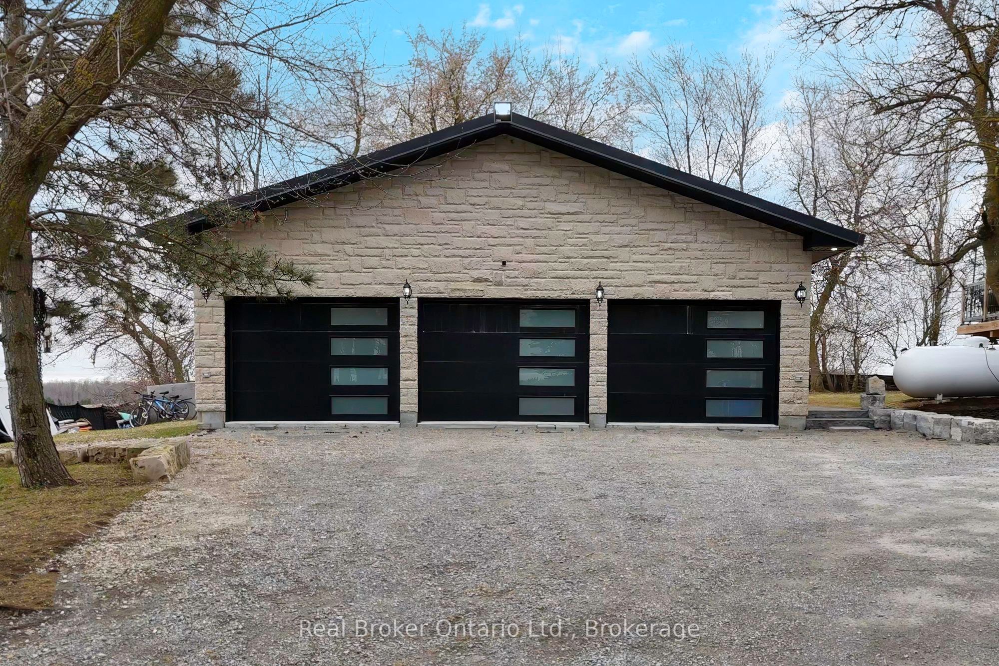 5938 Trafalgar Road Property Photo 40