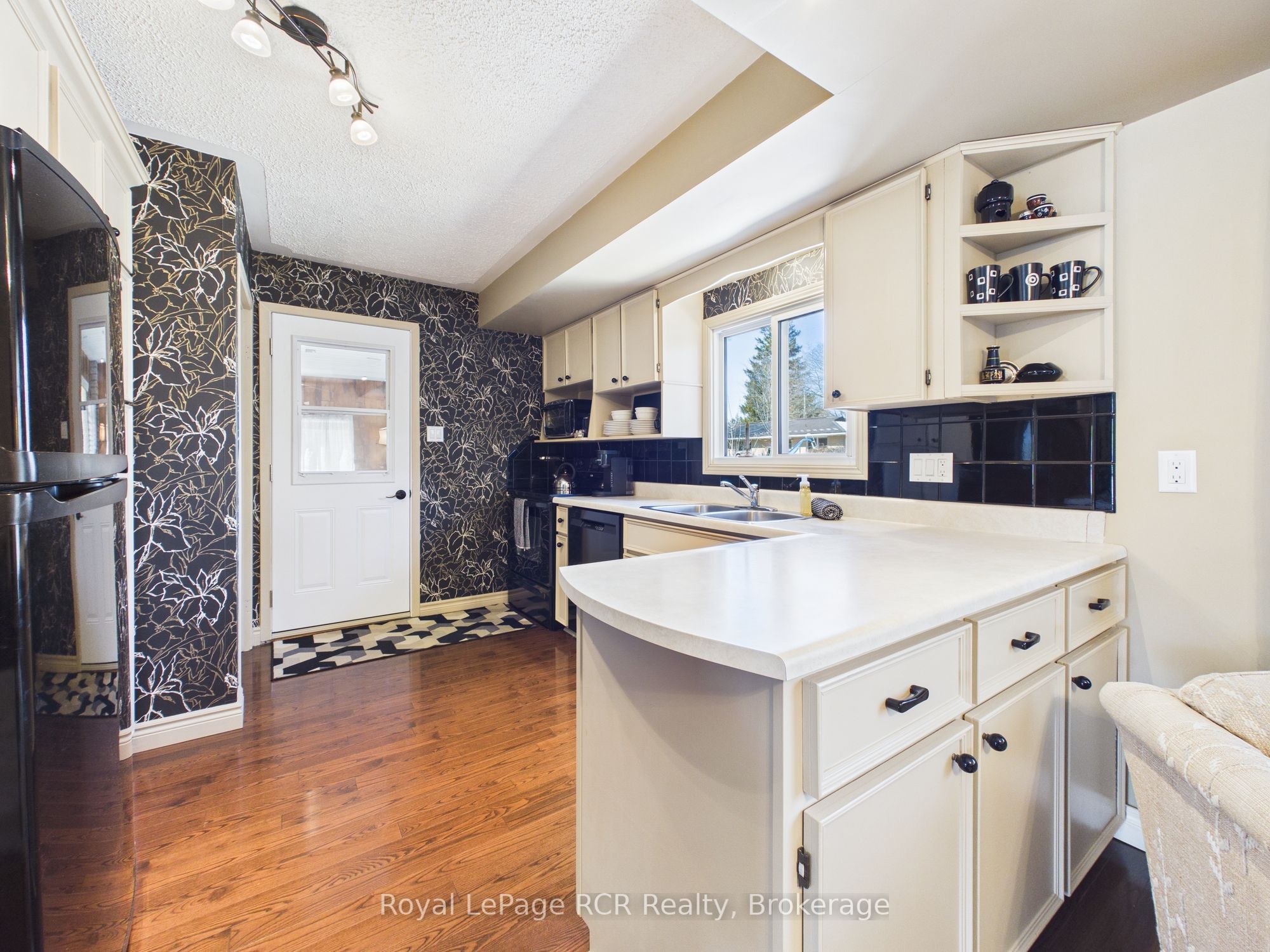 330 Glenn Road Property Photo 11