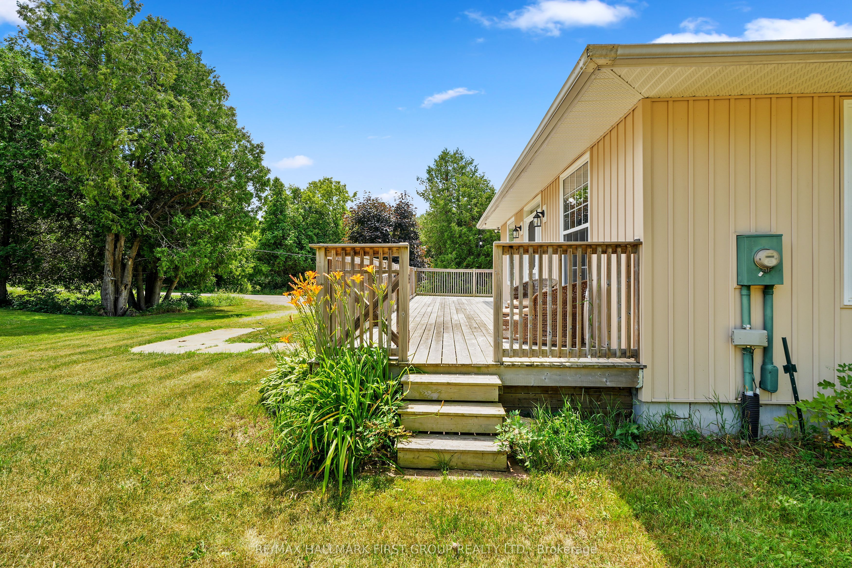 10906 1st Line Road Property Photo 5
