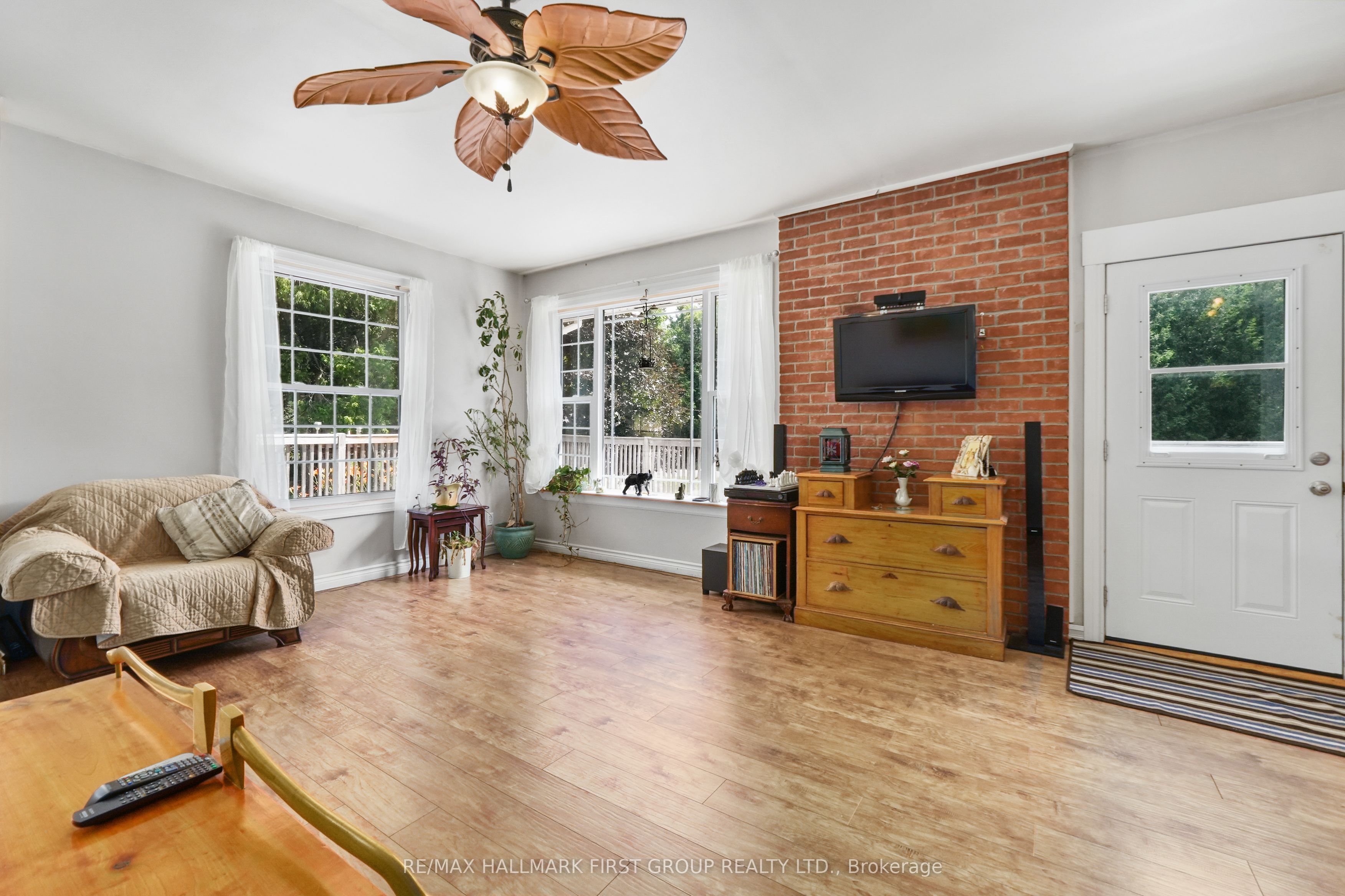 10906 1st Line Road Property Photo 9
