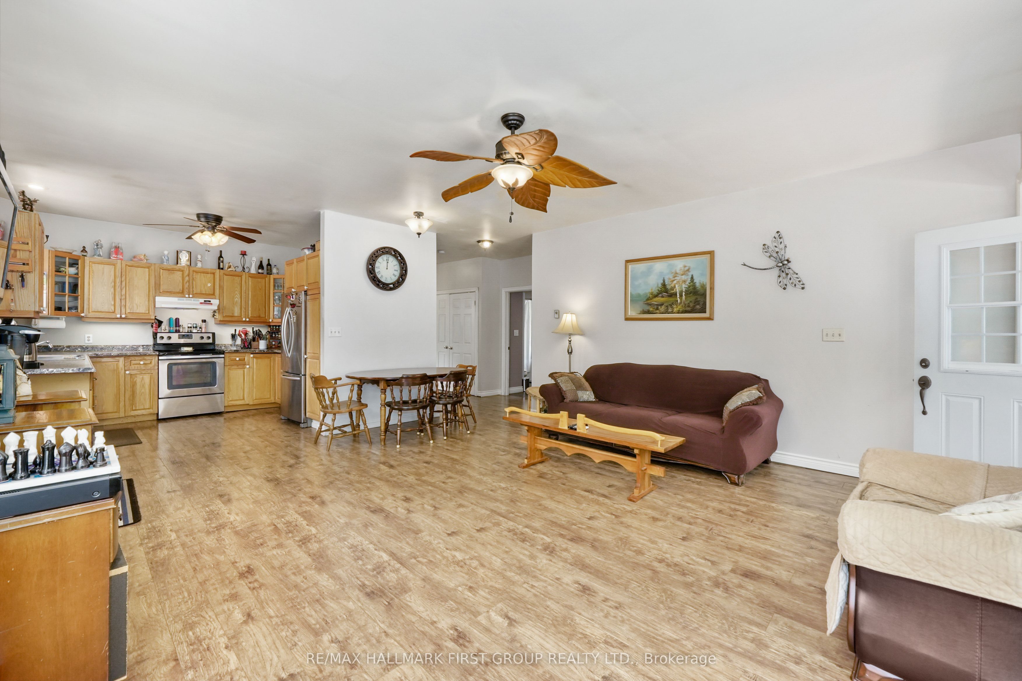 10906 1st Line Road Property Photo 10