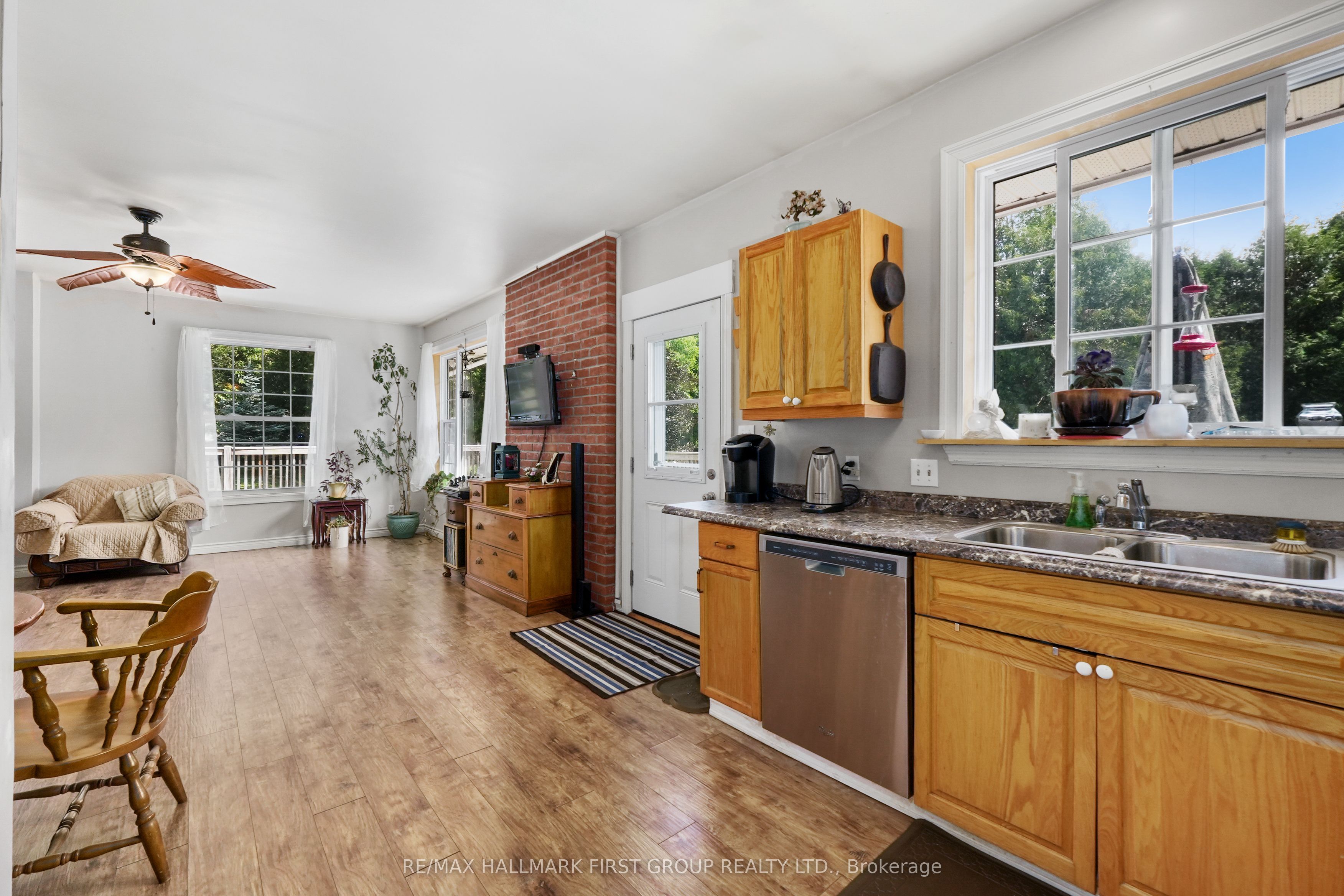 10906 1st Line Road Property Photo 16