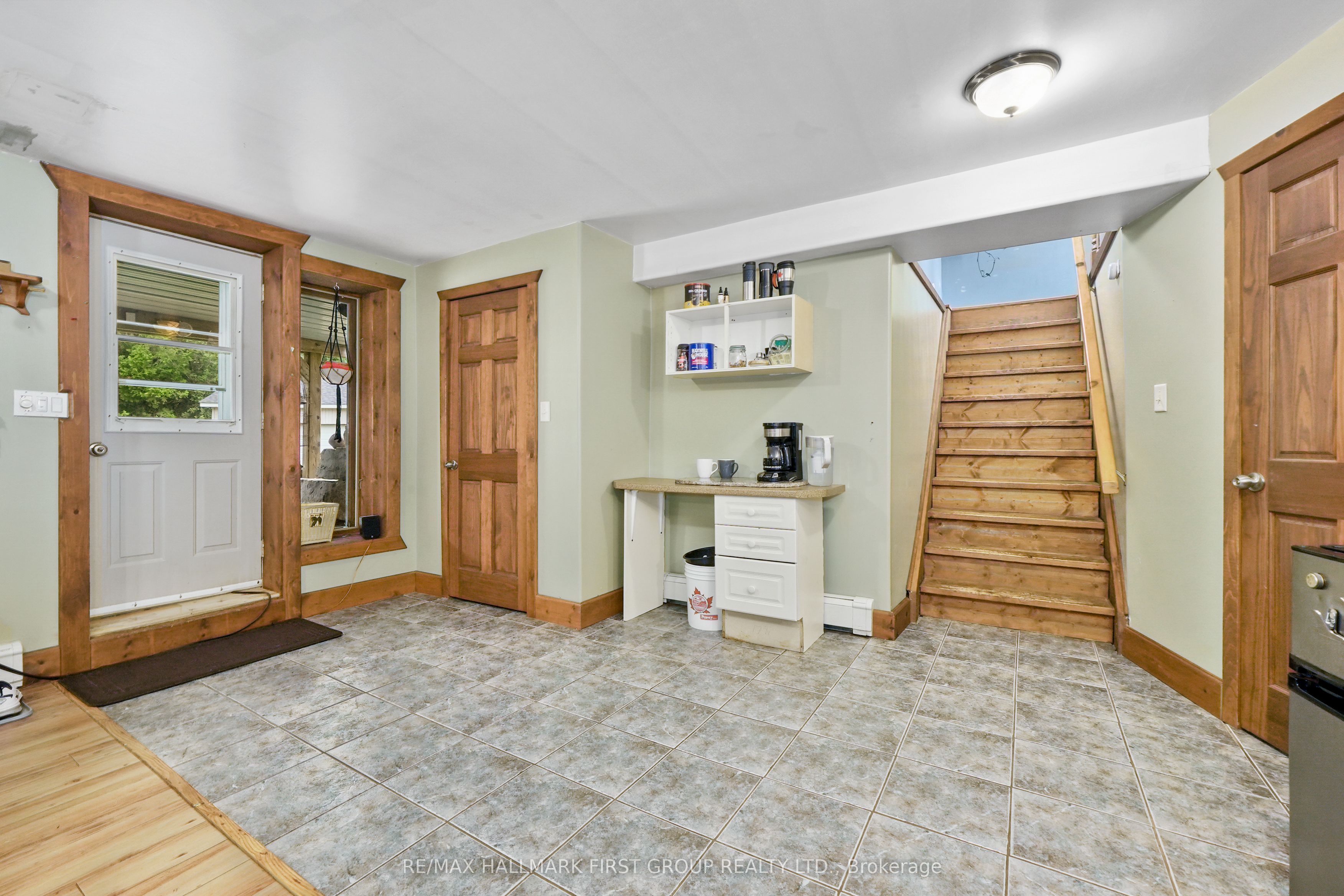 10906 1st Line Road Property Photo 25