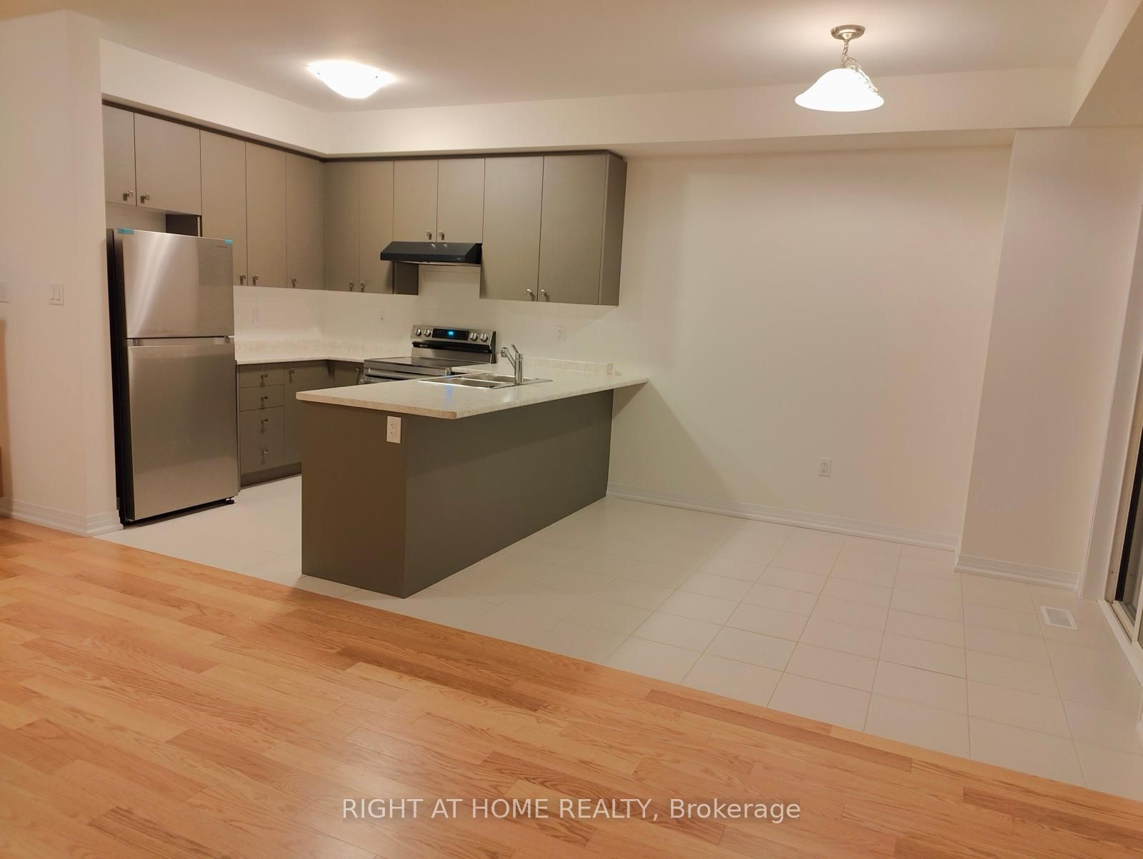 115 Brighton Lane Property Photo 2