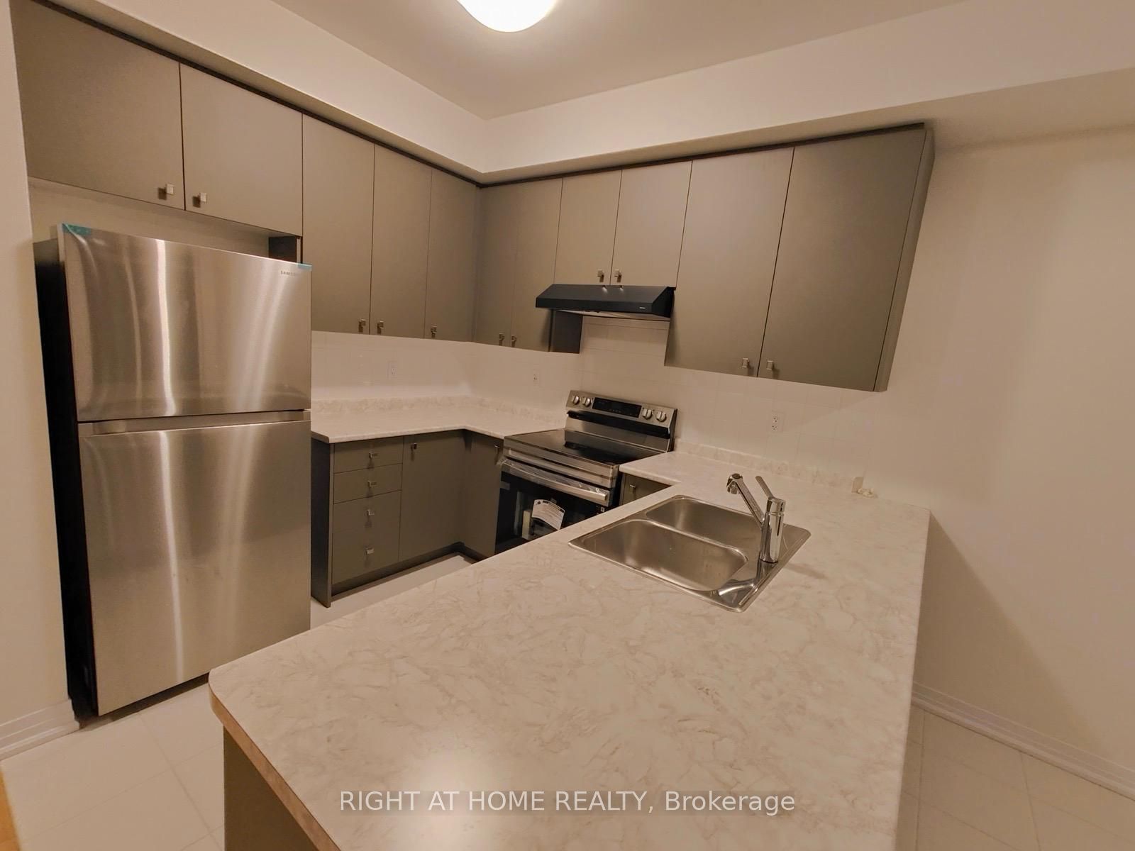 115 Brighton Lane Property Photo 4