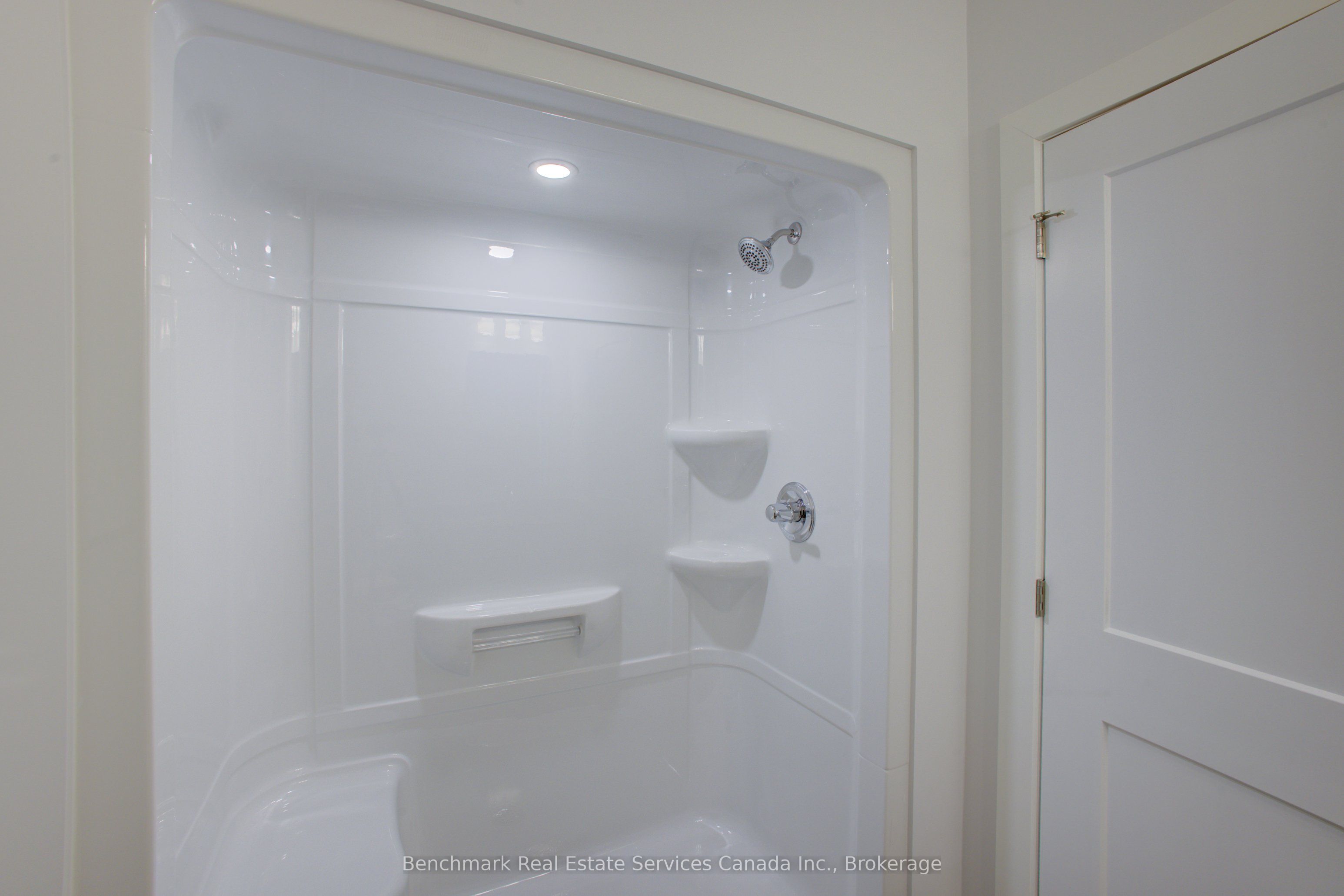 64 Cavalier Crescent Property Photo 9
