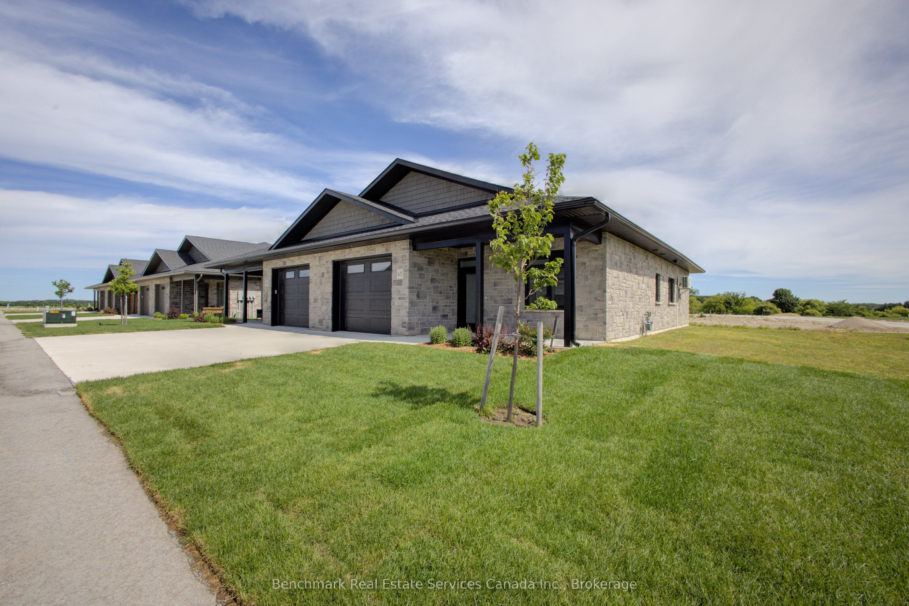 65 Cavalier Crescent Property Photo 1