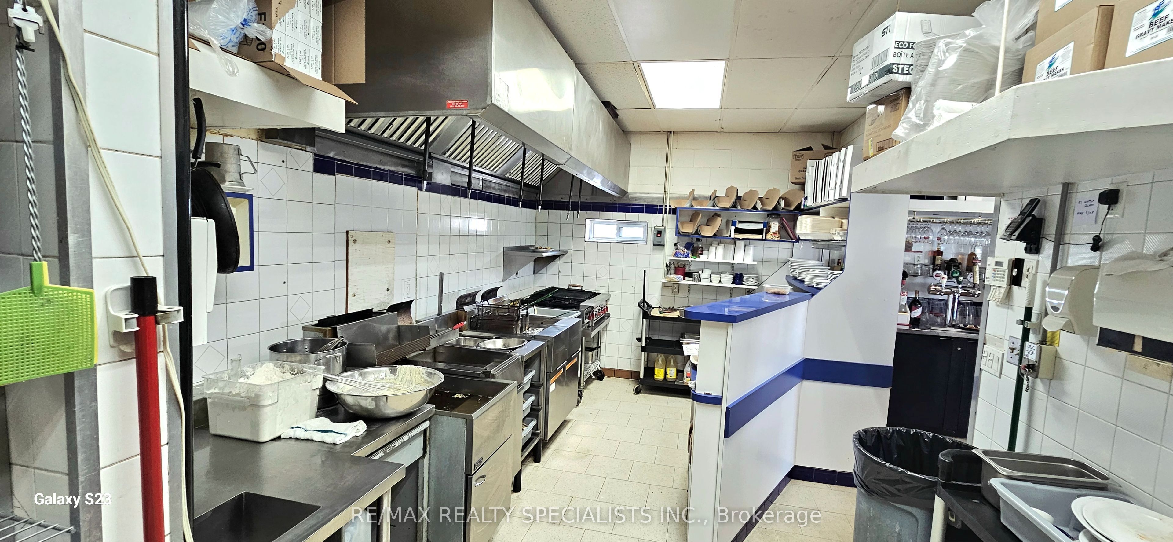25 Dundas Street W Property Photo 7