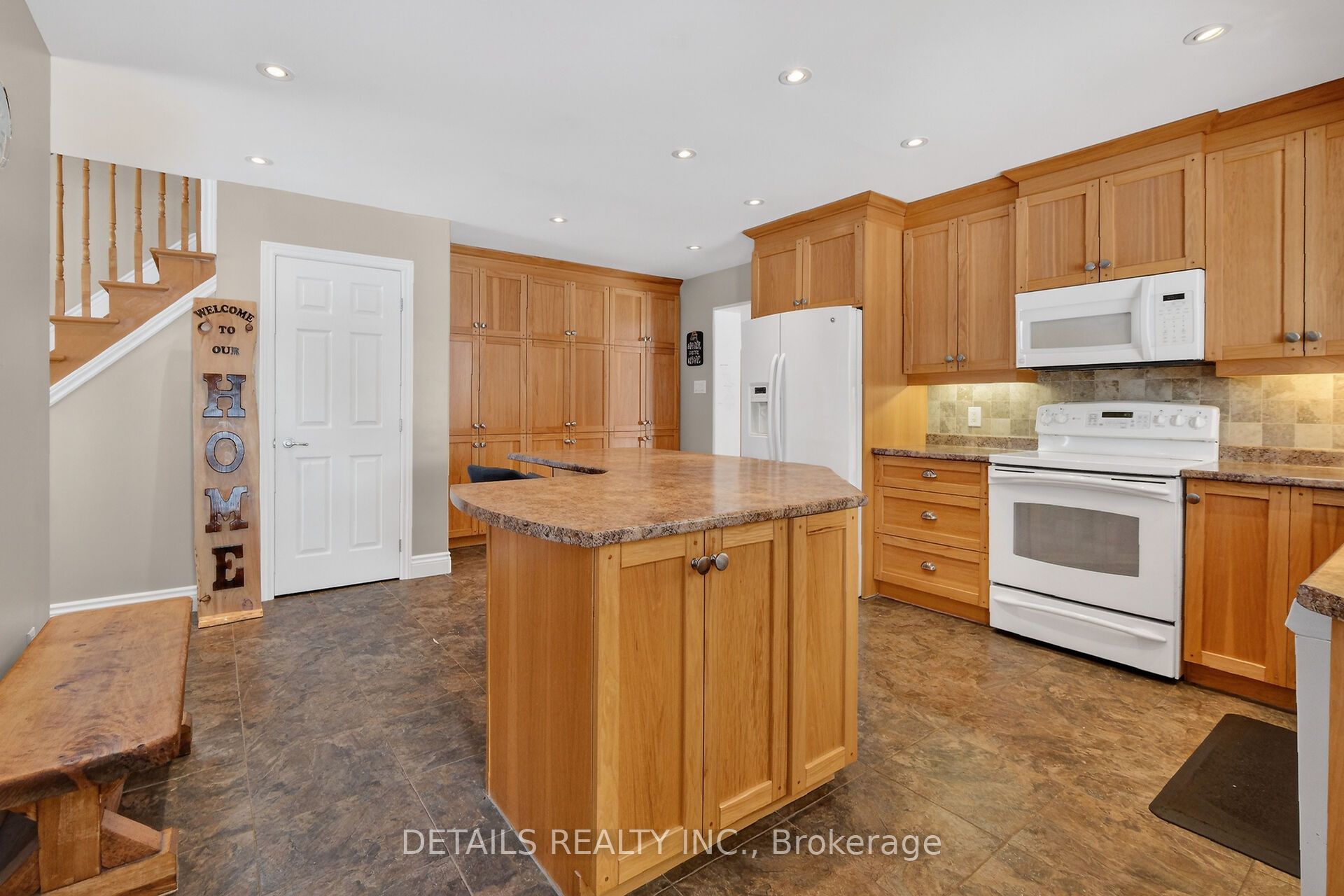 678 Rte 400 E Route Property Photo 17