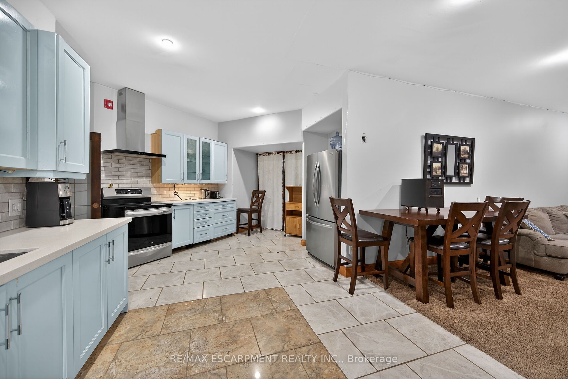 393 Old Onondaga Road E Property Photo 17