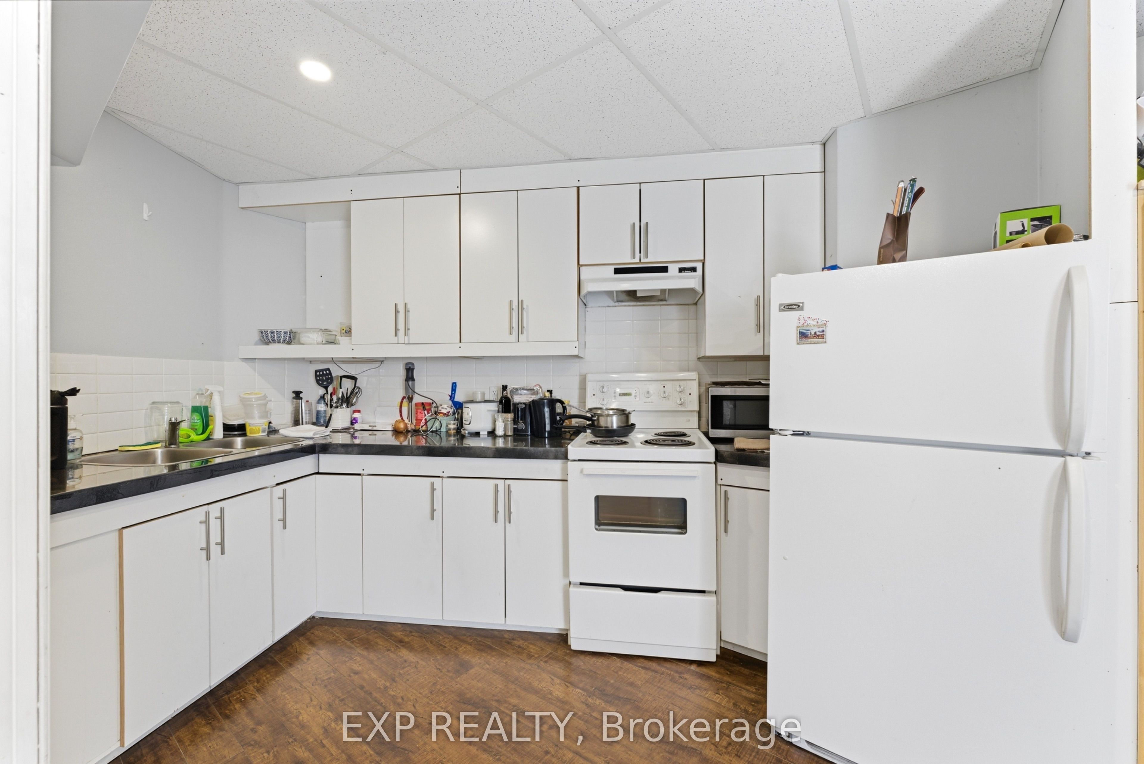 12 Dundas Street E Property Photo 9