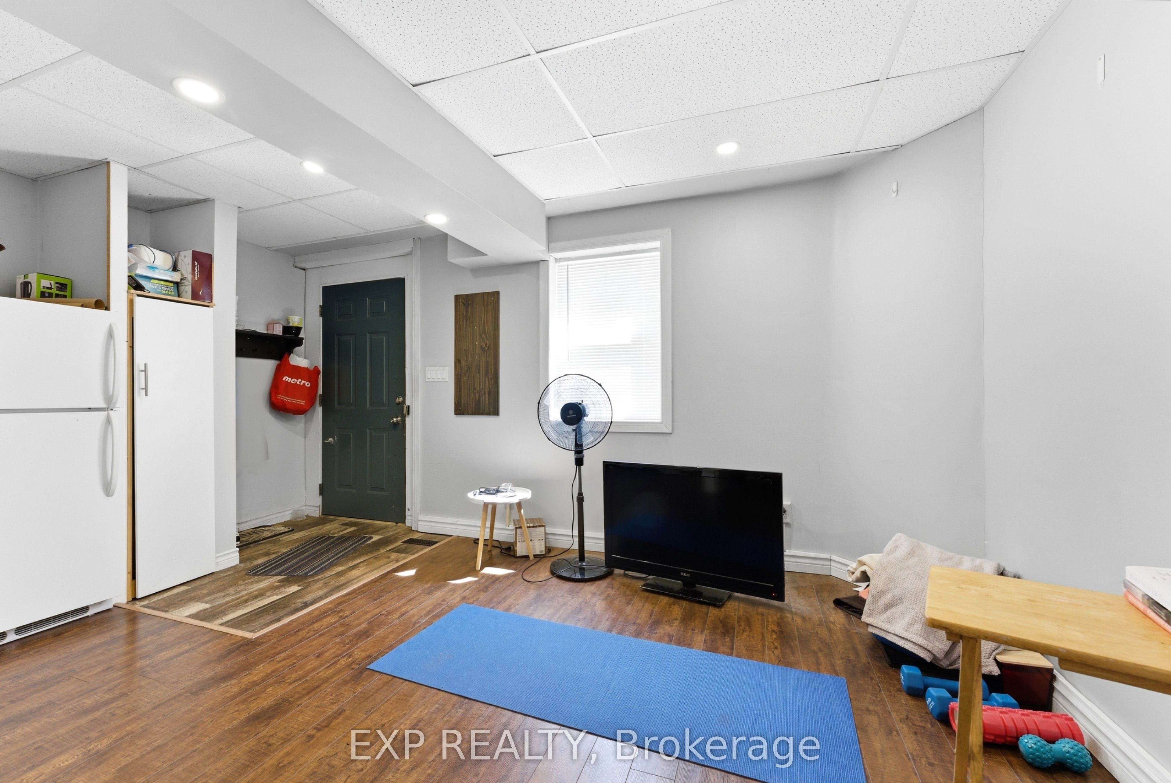 12 Dundas Street E Property Photo 10