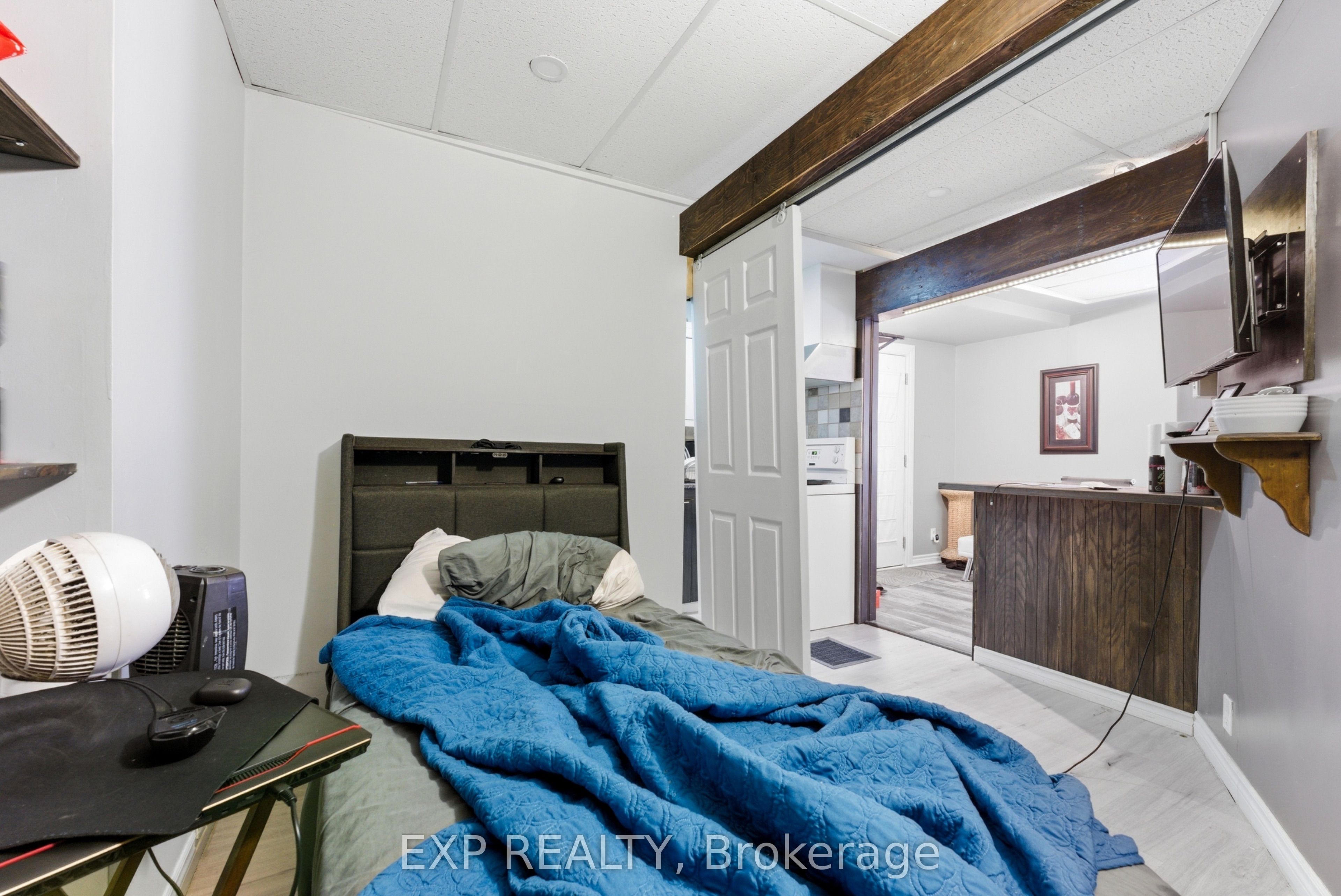 12 Dundas Street E Property Photo 19