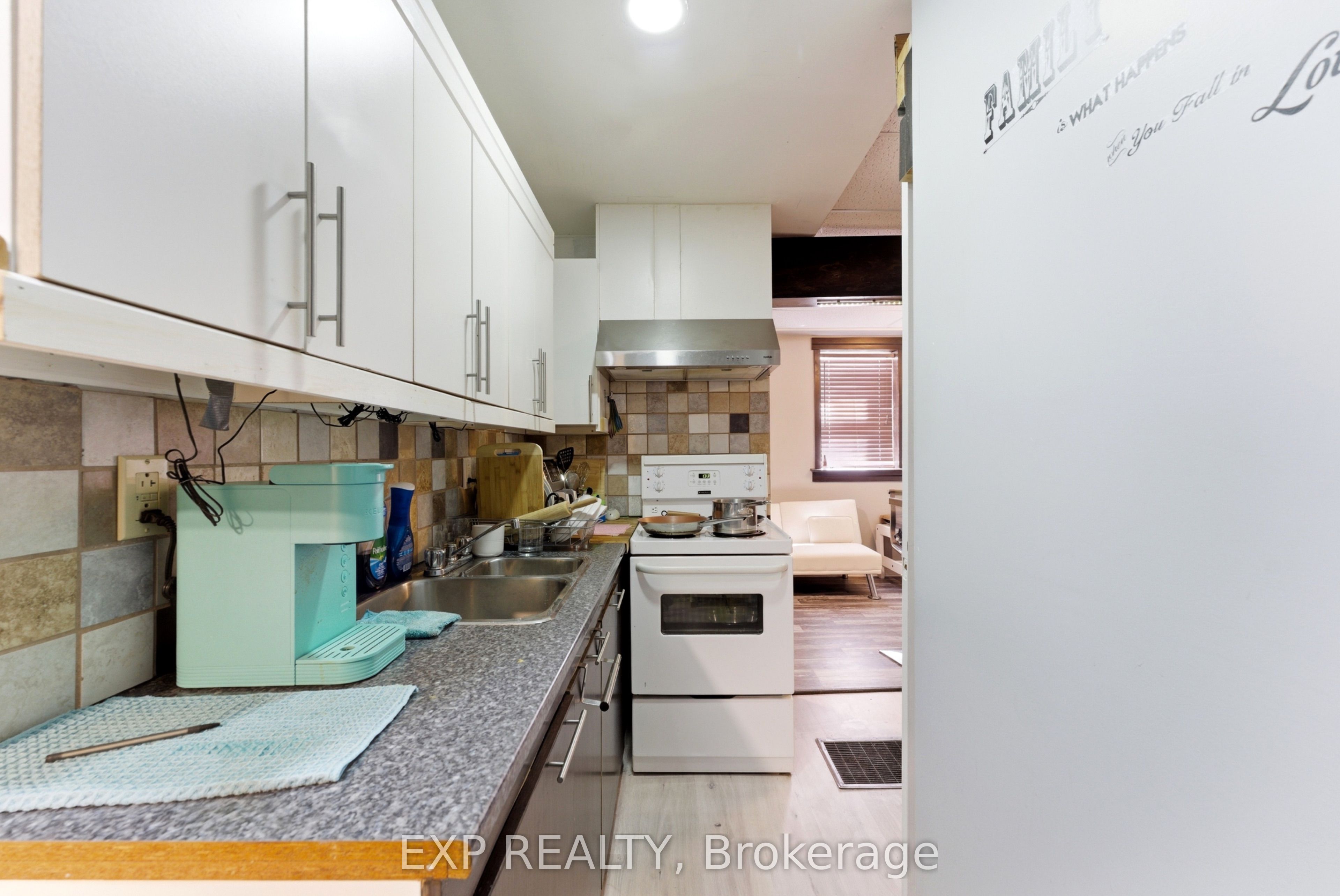 12 Dundas Street E Property Photo 21