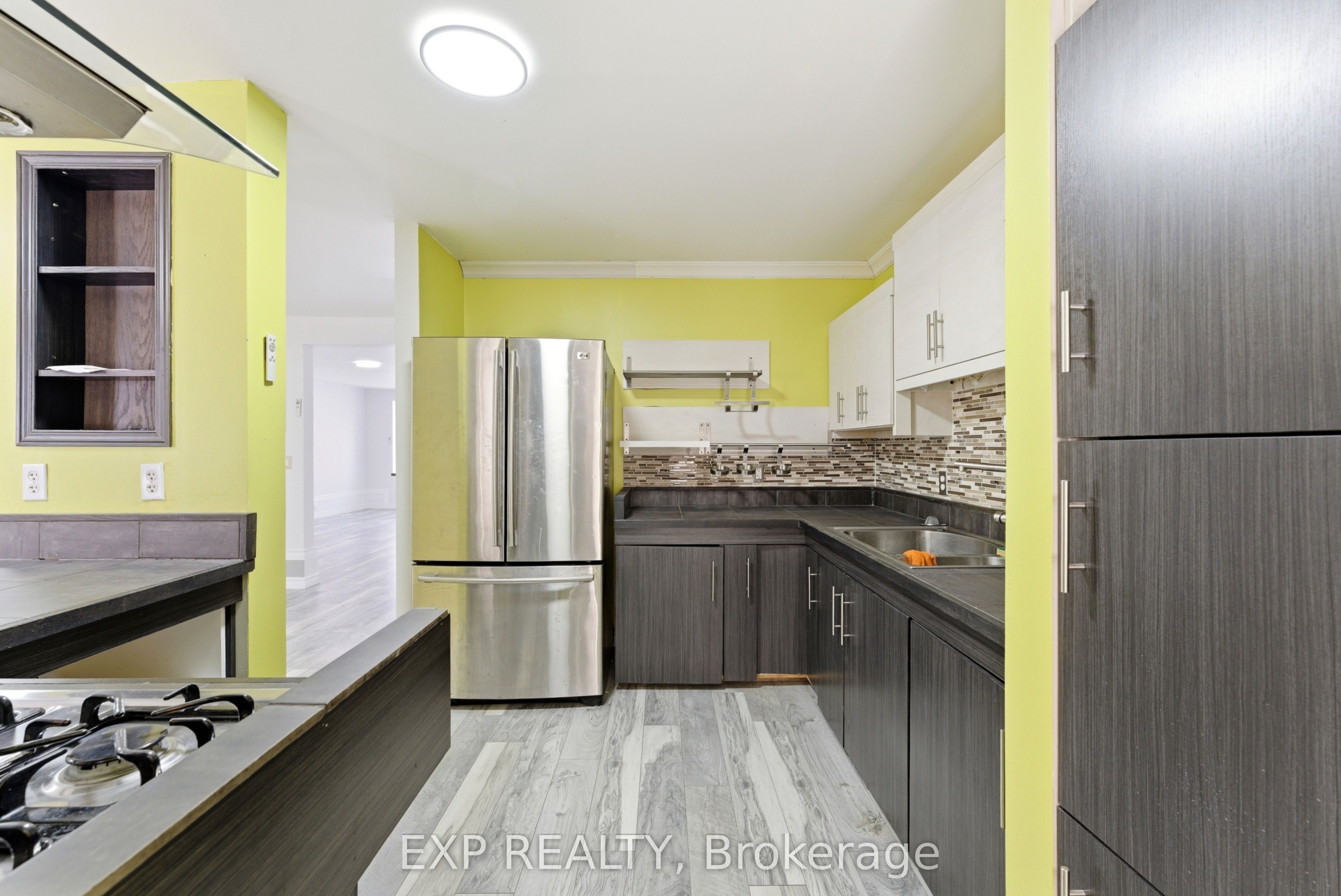 12 Dundas Street E Property Photo 24