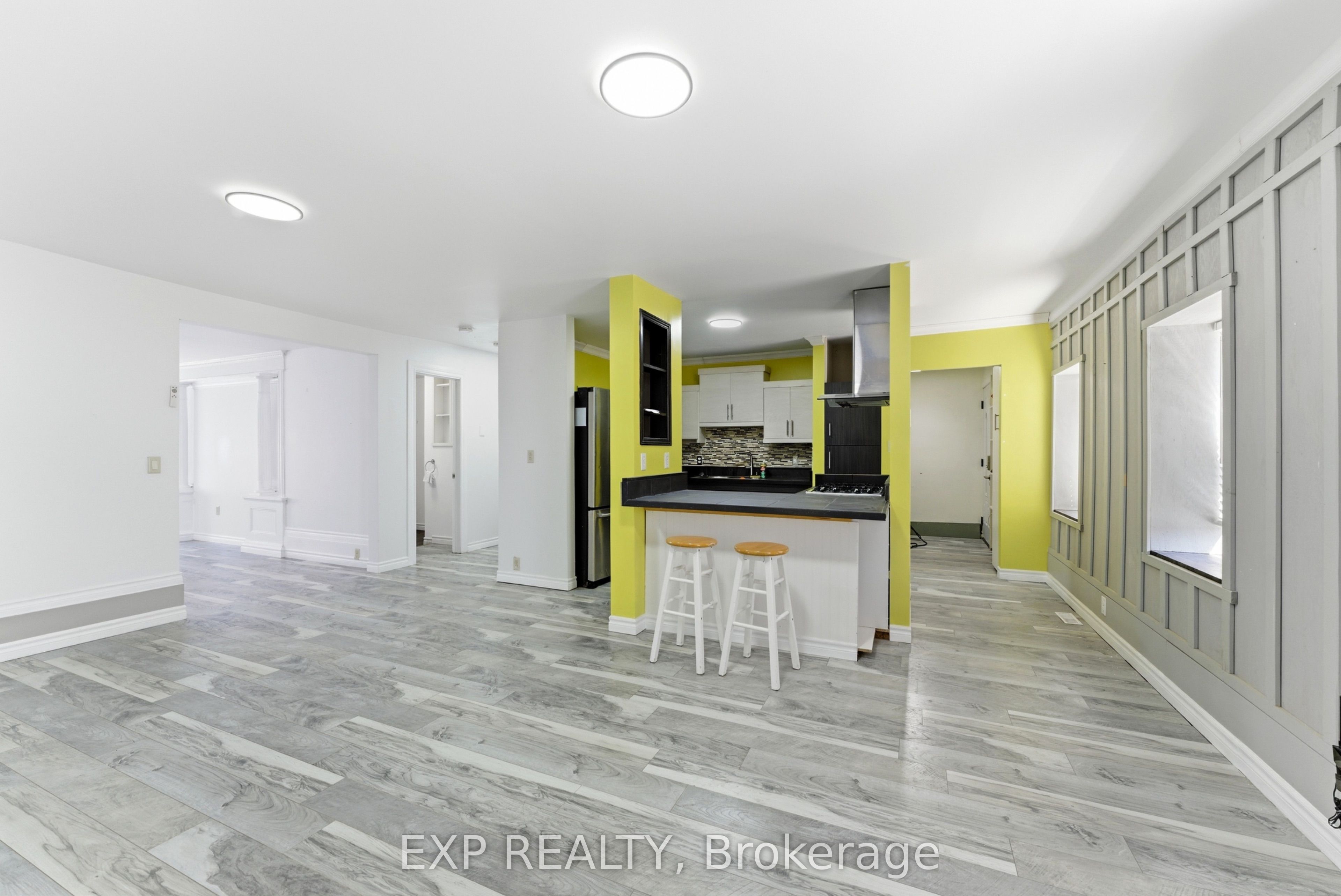 12 Dundas Street E Property Photo 27