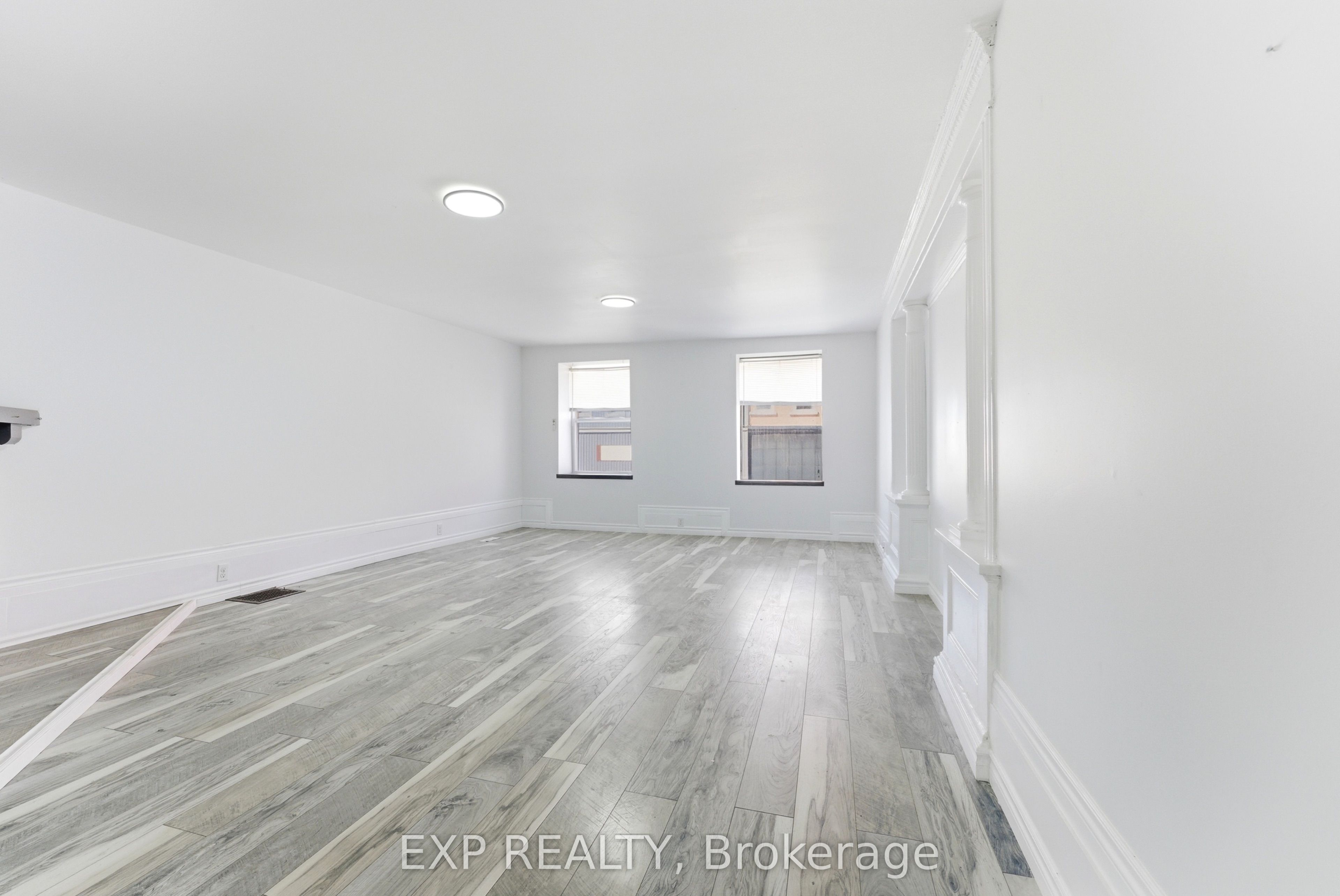 12 Dundas Street E Property Photo 29