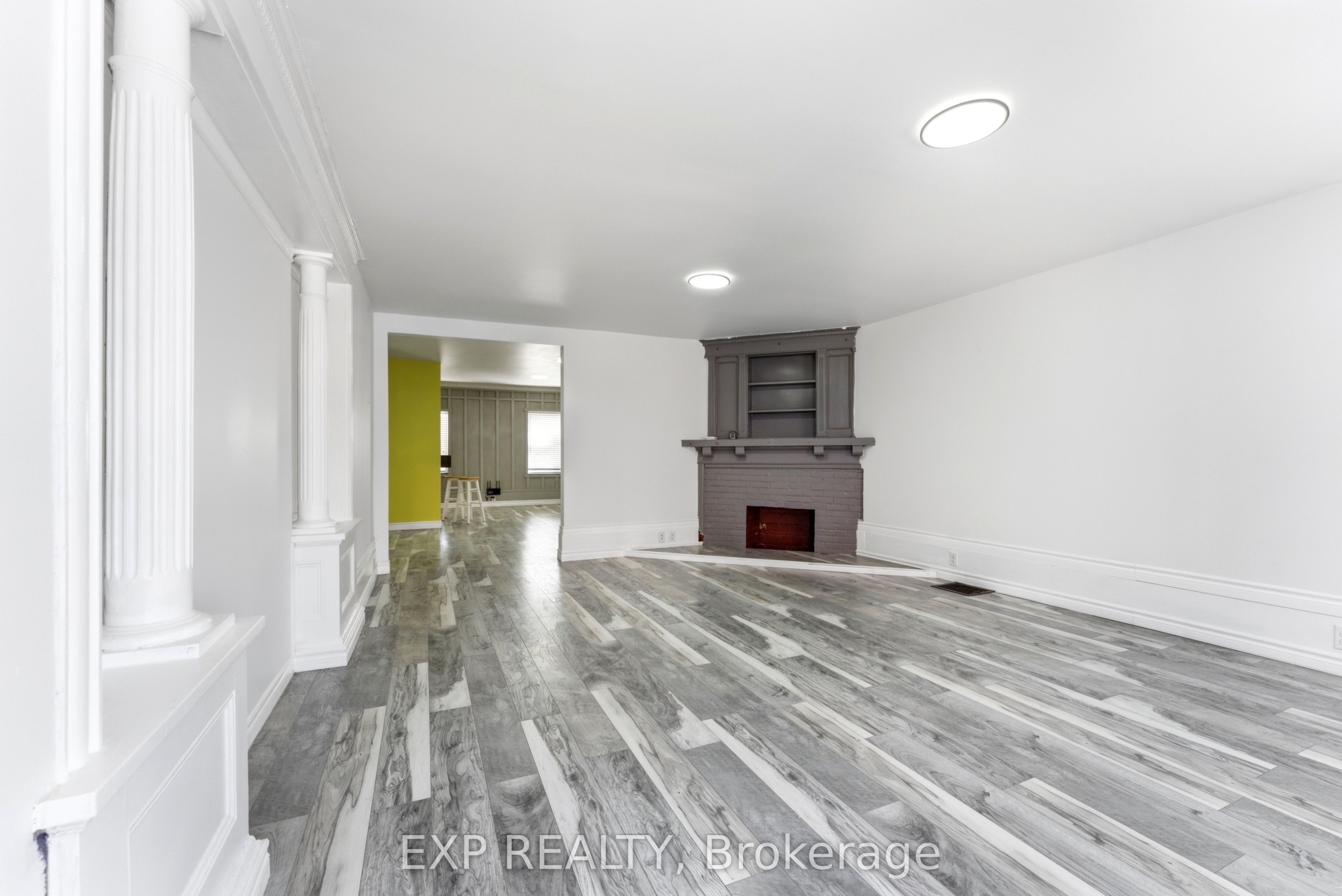 12 Dundas Street E Property Photo 30