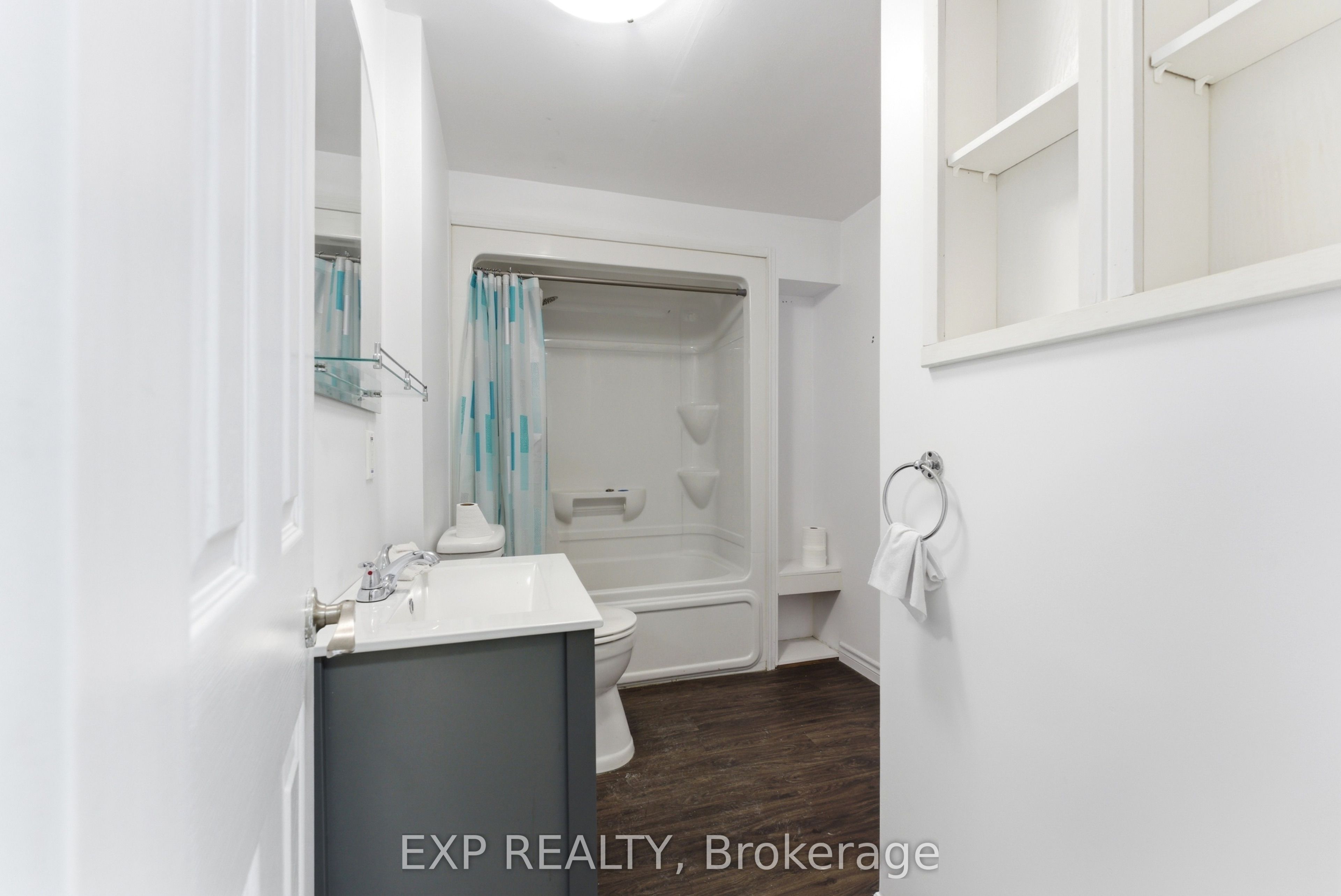 12 Dundas Street E Property Photo 31