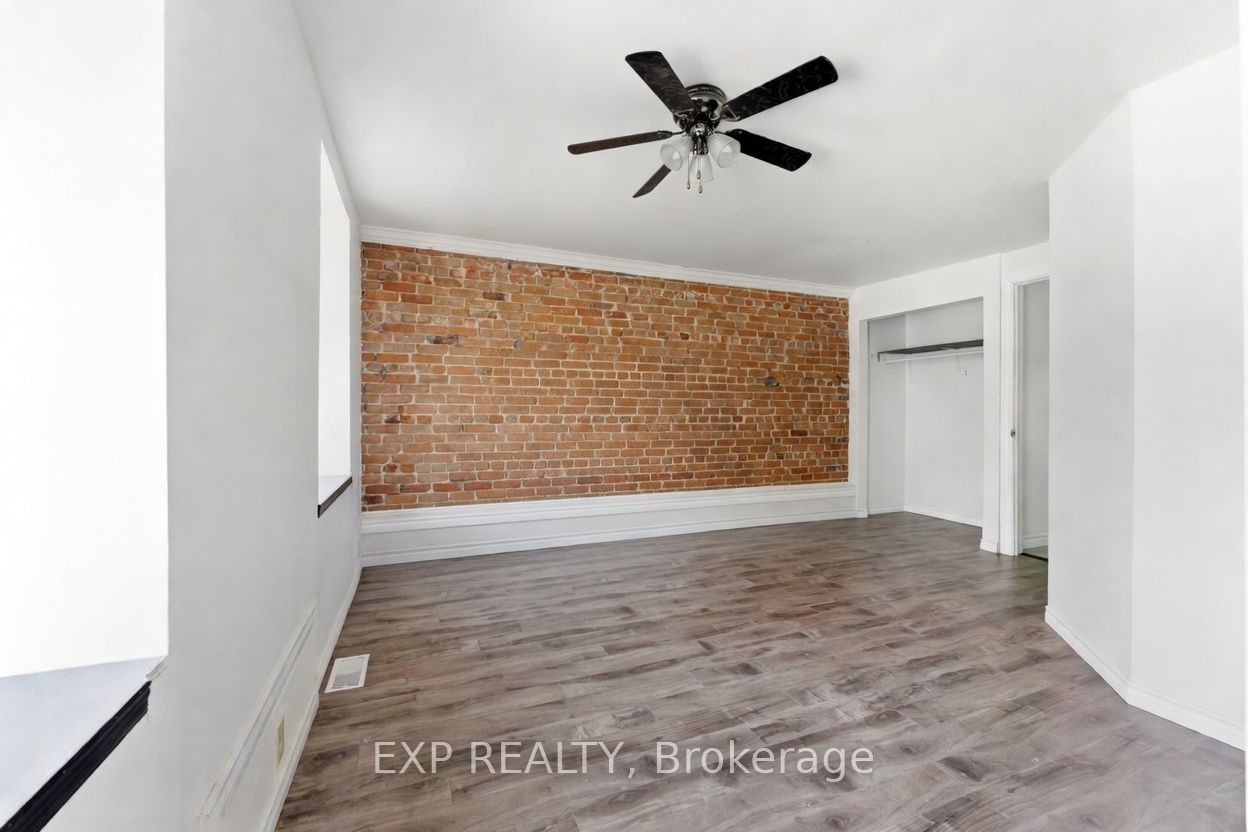 12 Dundas Street E Property Photo 32