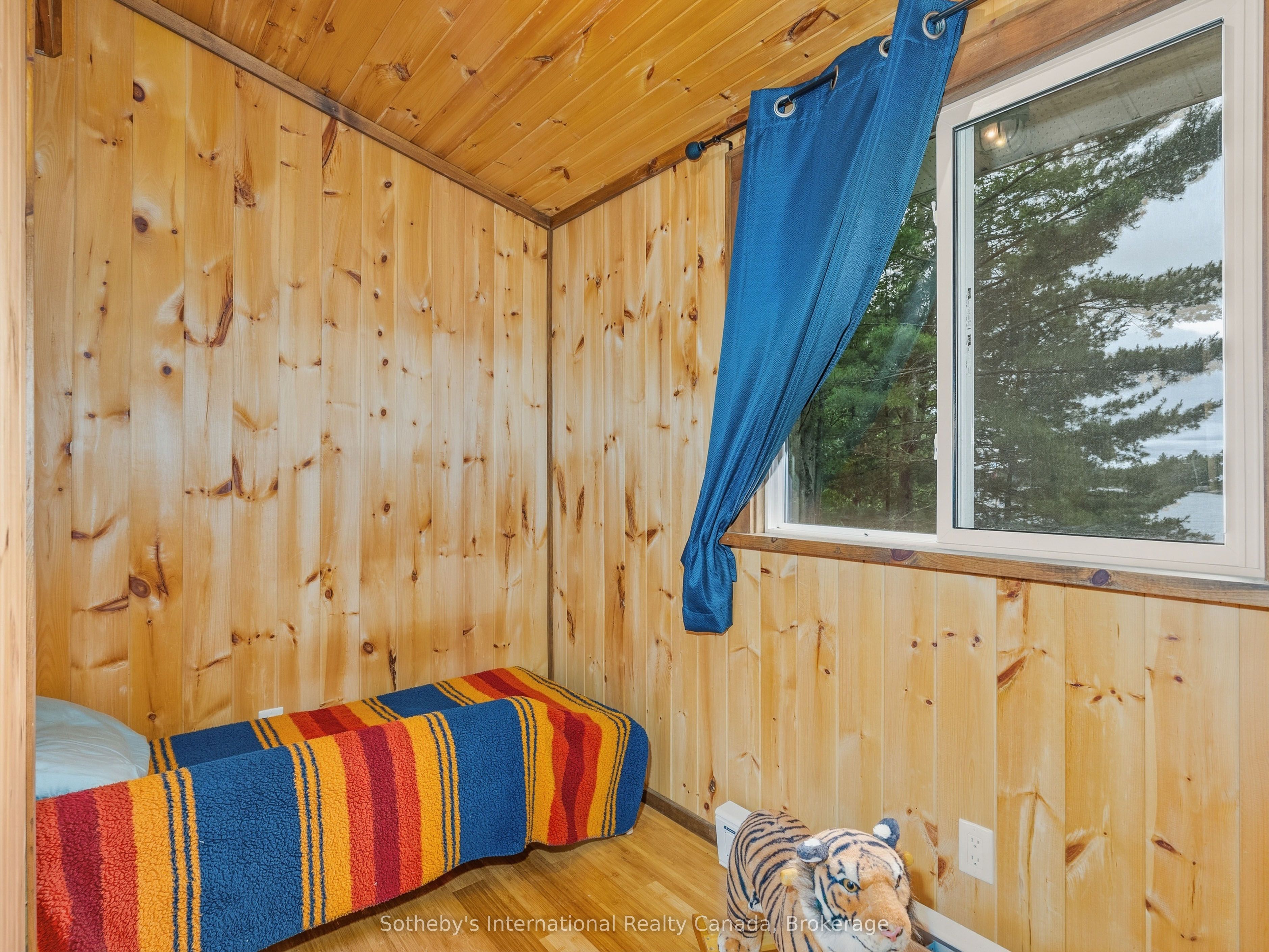 1040 Kahshe Lake Property Photo 20