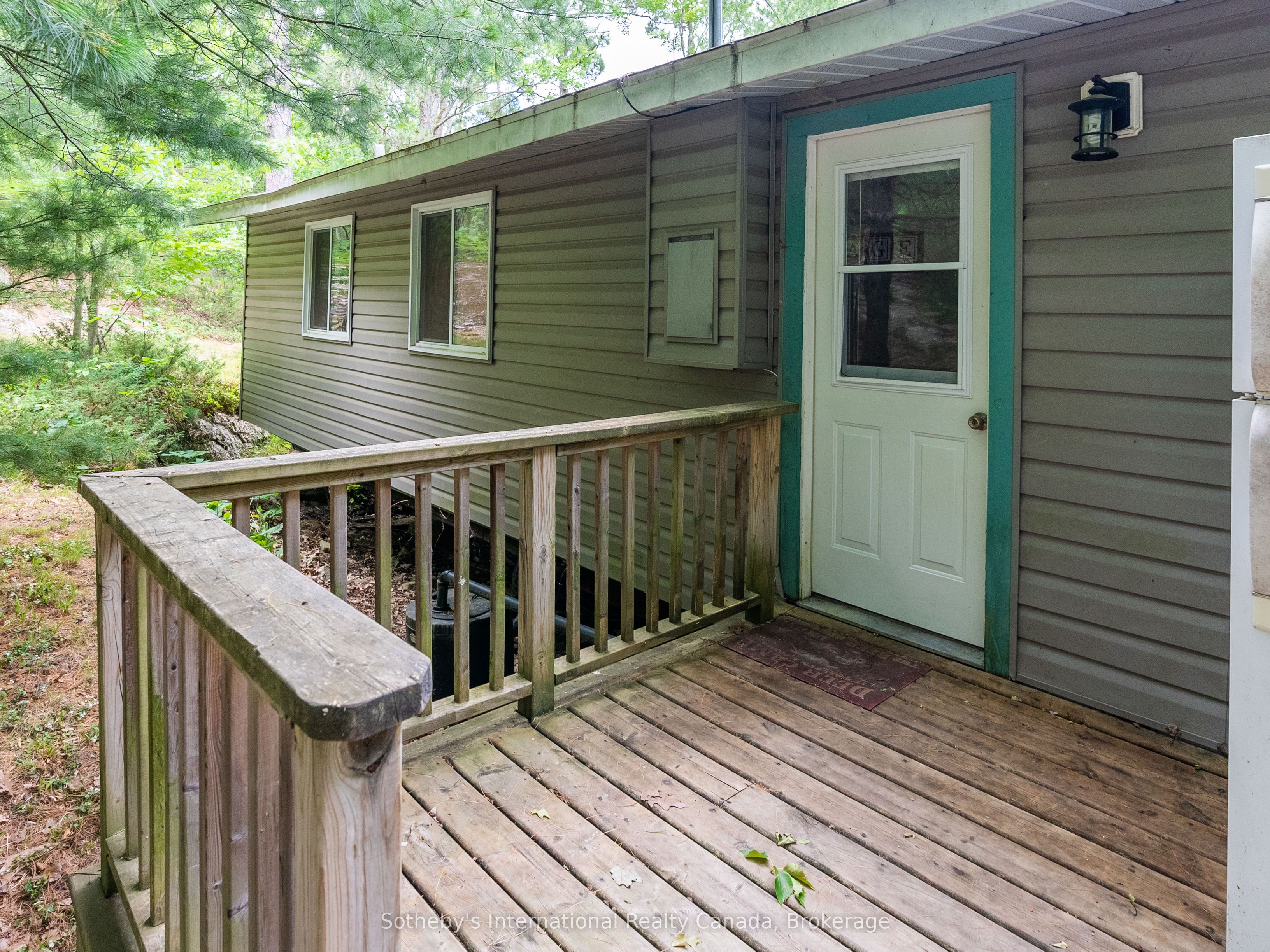 1040 Kahshe Lake Property Photo 23