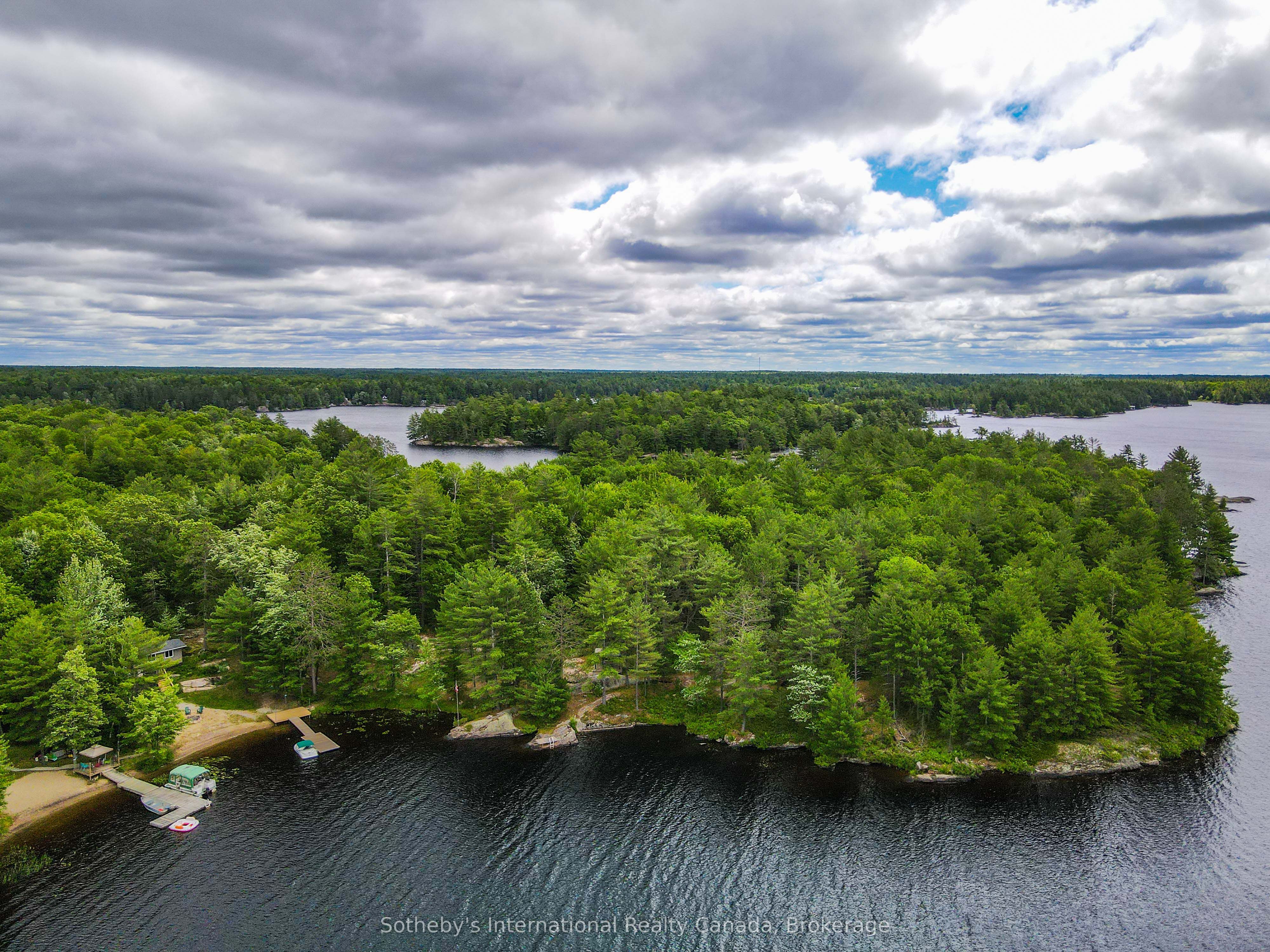 1040 Kahshe Lake Property Photo 42