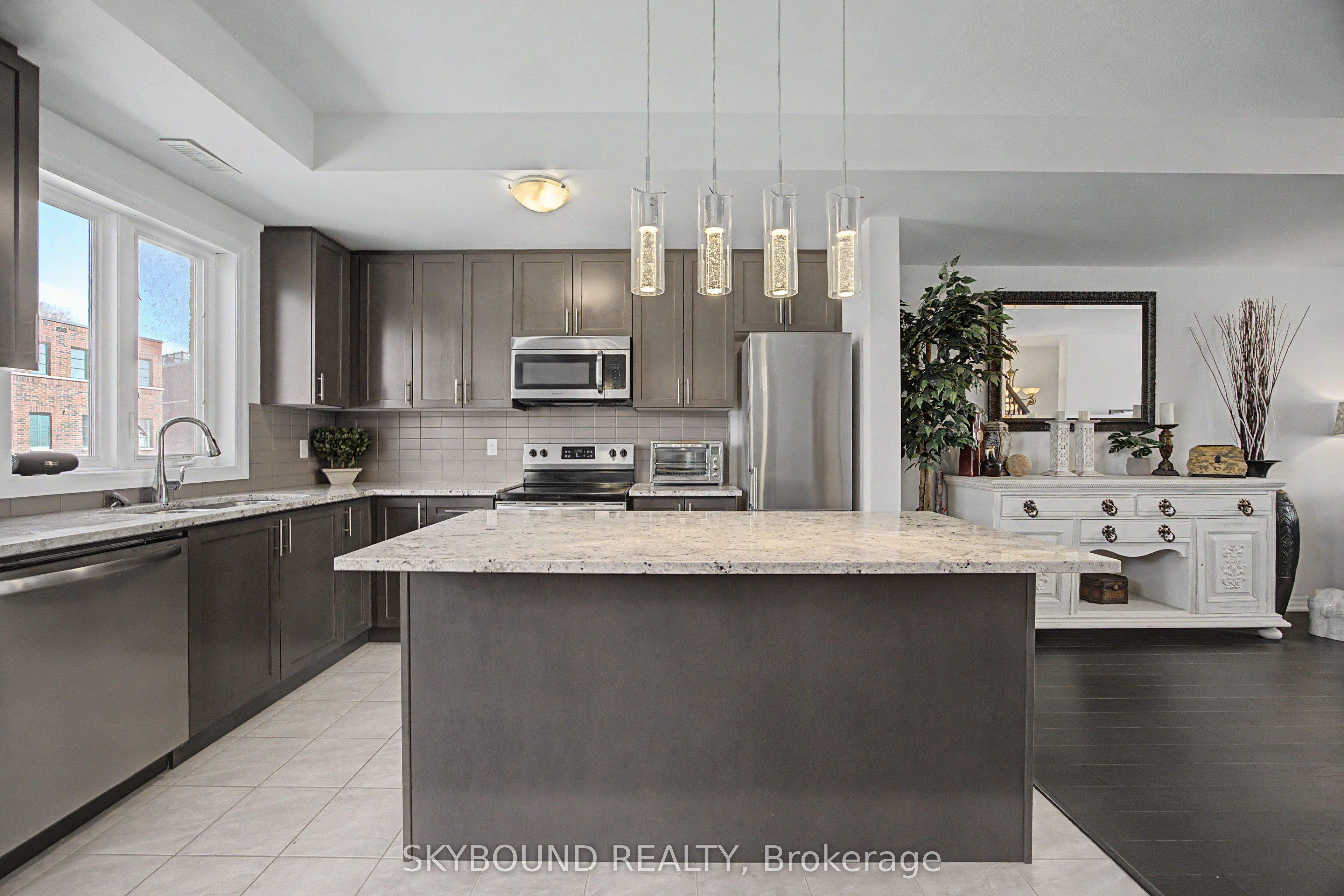 290 Barton Street W 3 Property Photo 6