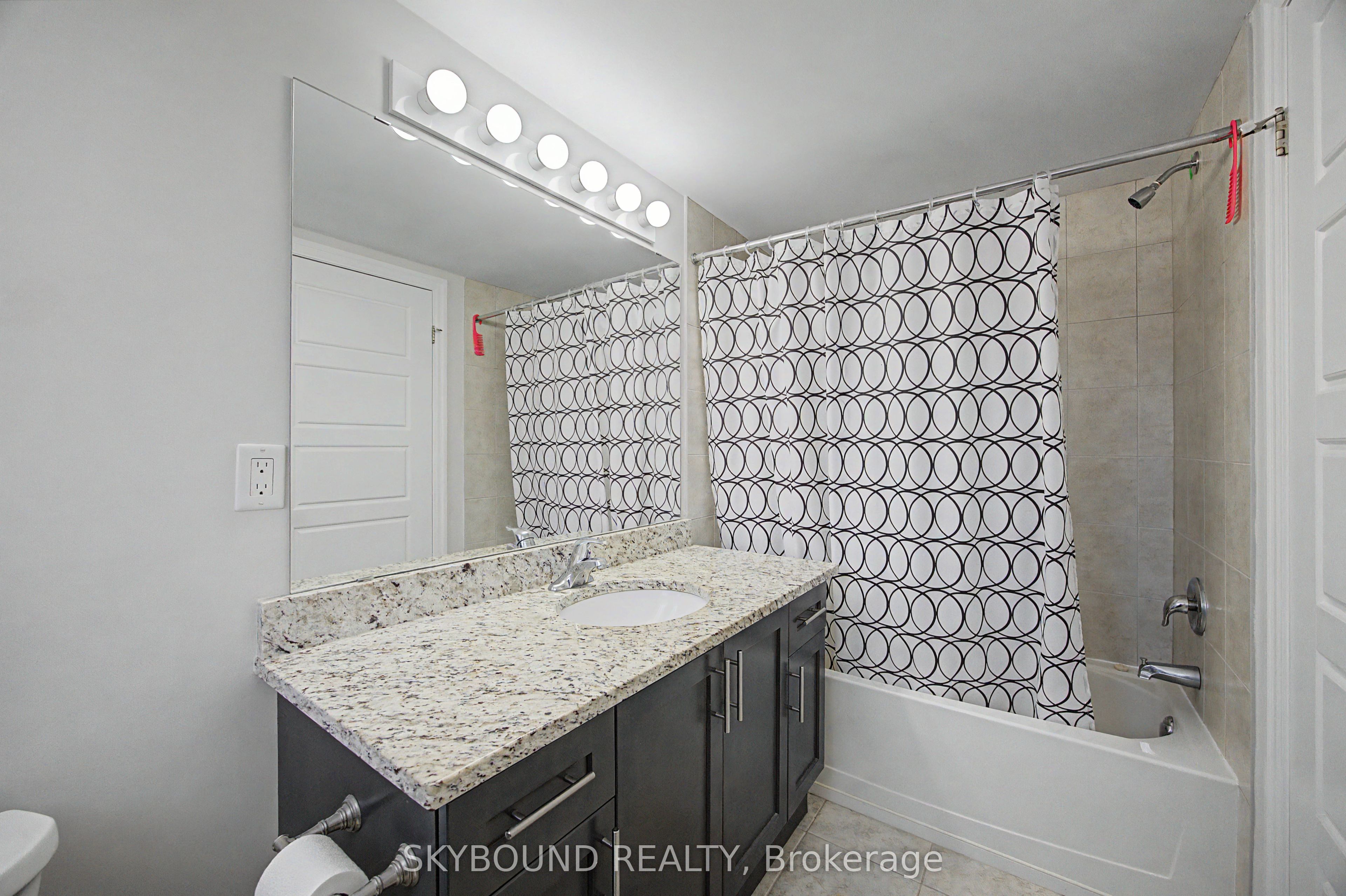 290 Barton Street W 3 Property Photo 12