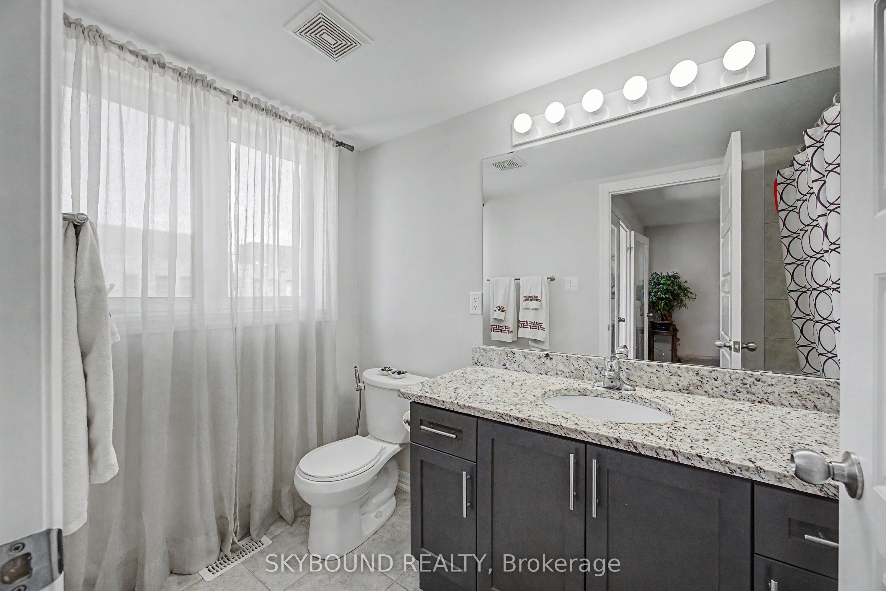 290 Barton Street W 3 Property Photo 13