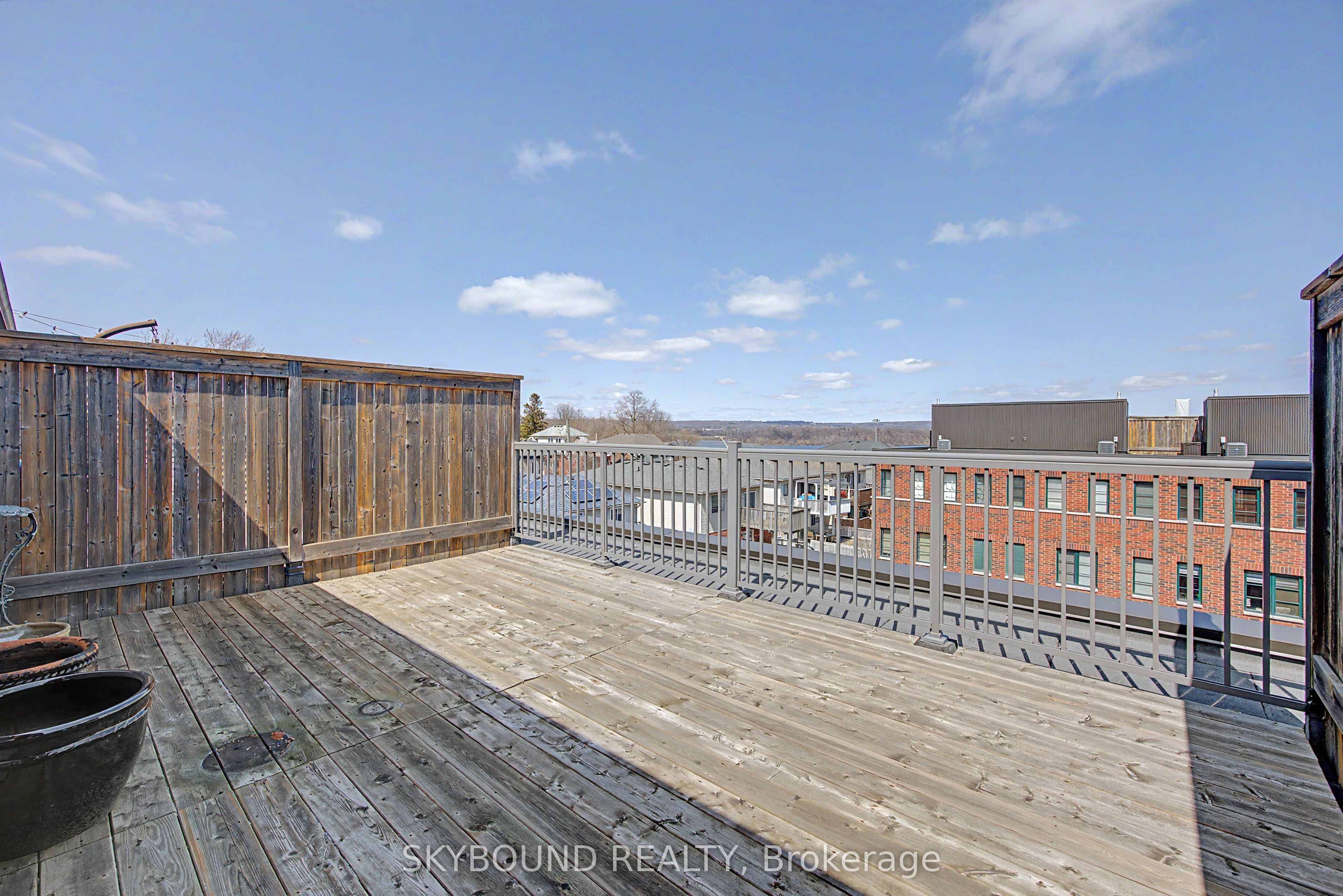 290 Barton Street W 3 Property Photo 18