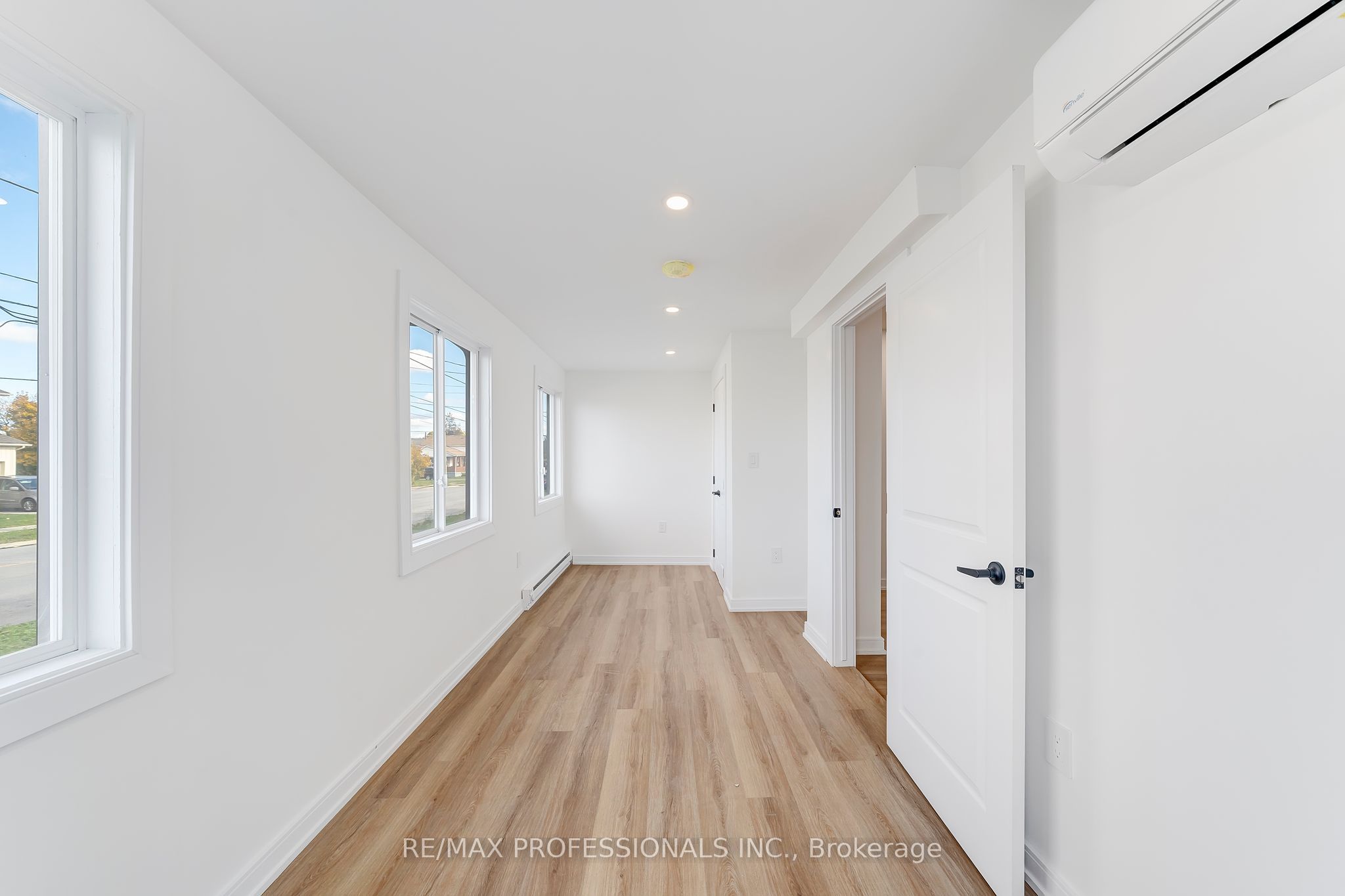 27 Oakdale Avenue Apartment B Property Photo 12