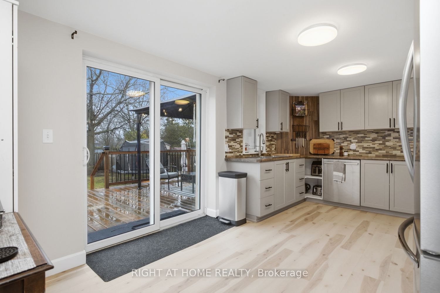 60 King Street E Property Photo 10