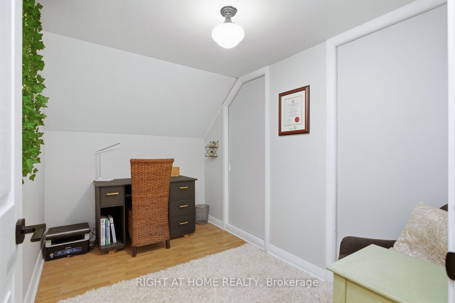60 King Street E Property Photo 22