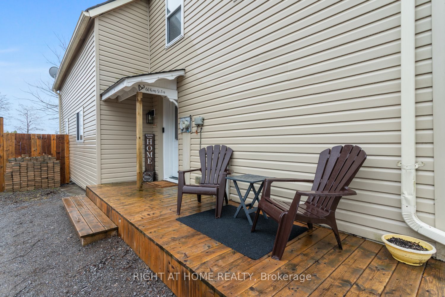 60 King Street E Property Photo 23